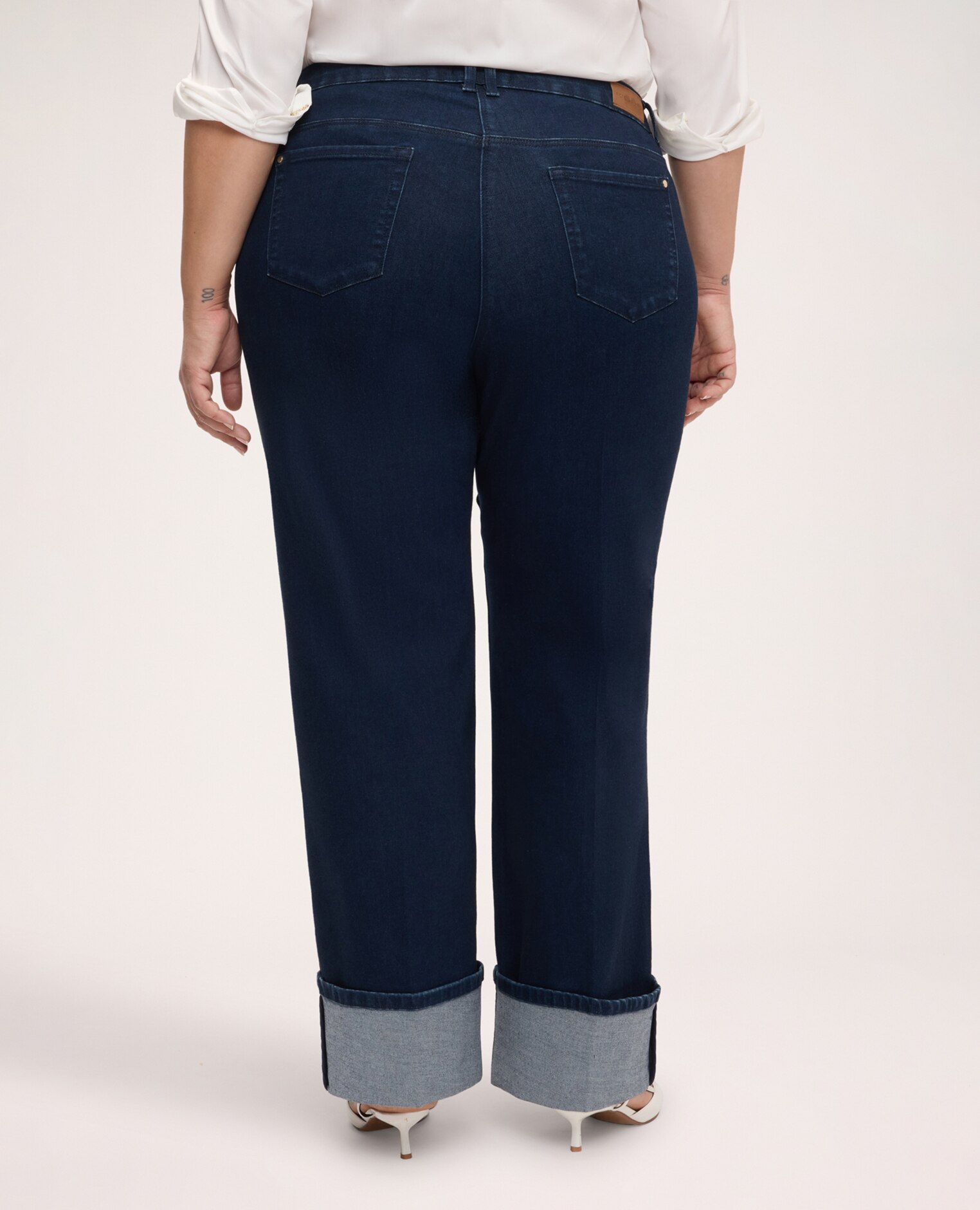 Jeans de mujer wide leg con maxi dobladillo 5 bolsillos dobladillo ancho en el bajo y cierre con botón y cremallera - Fiorella Rubino - Azul Azul-2
