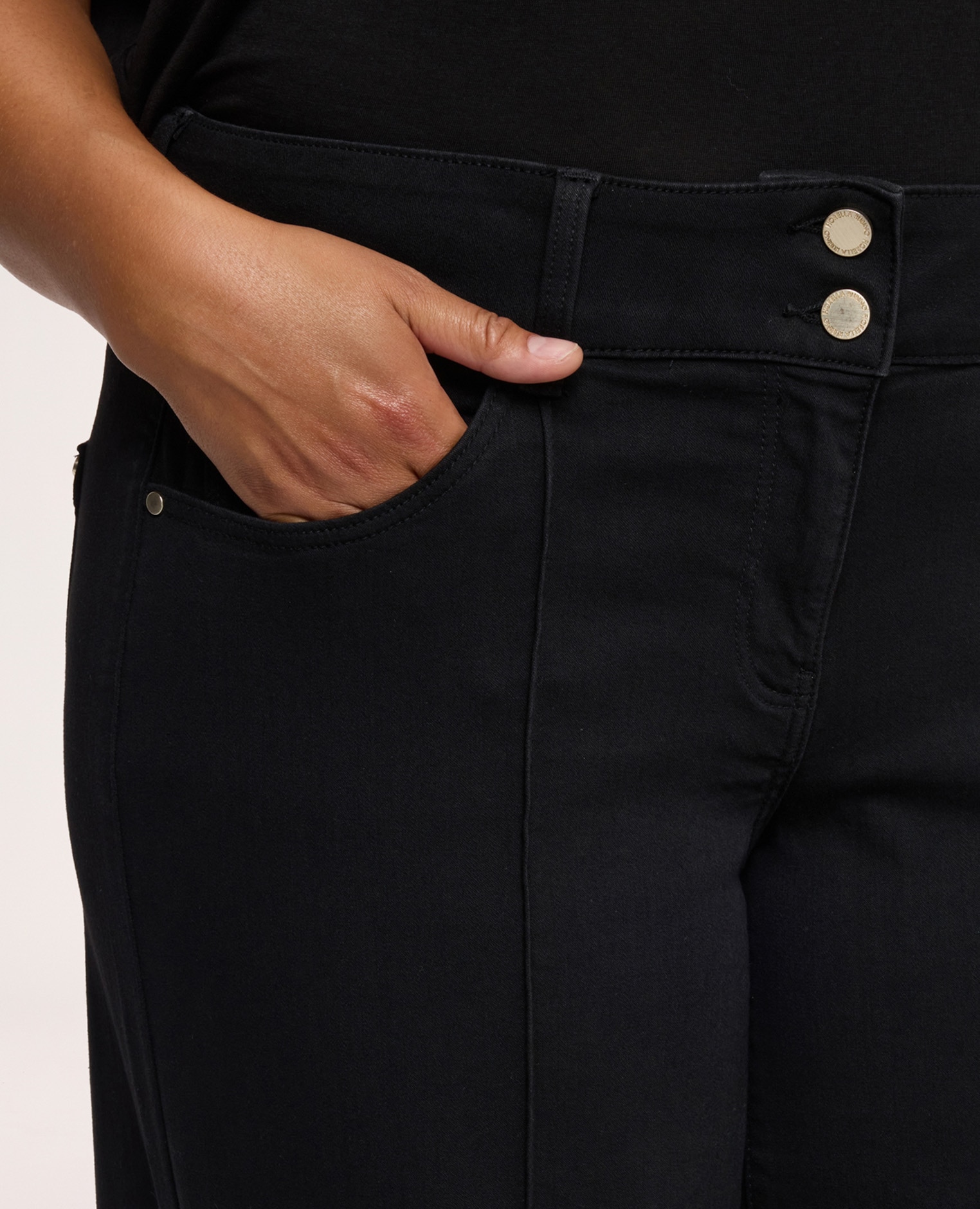 Jeans de mujer wide leg lavado negro bolsillos delanteros y cierre con doble botón y cremallera - Fiorella Rubino - Negro Negro-4