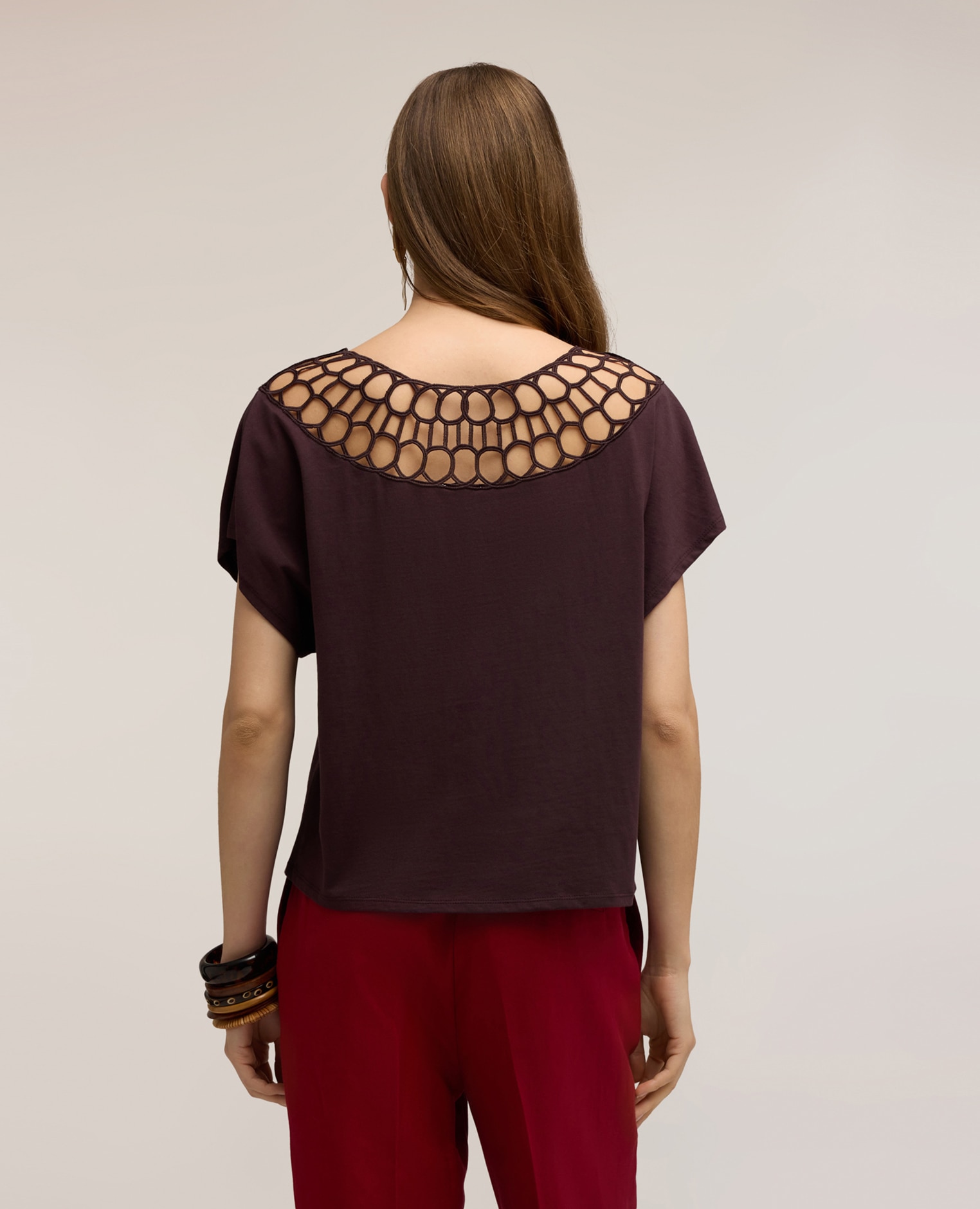 Camiseta de mujer de punto con acabado efecto encaje escote redondo con acabado efecto encaje - Motivi - Marrón Marrón-2