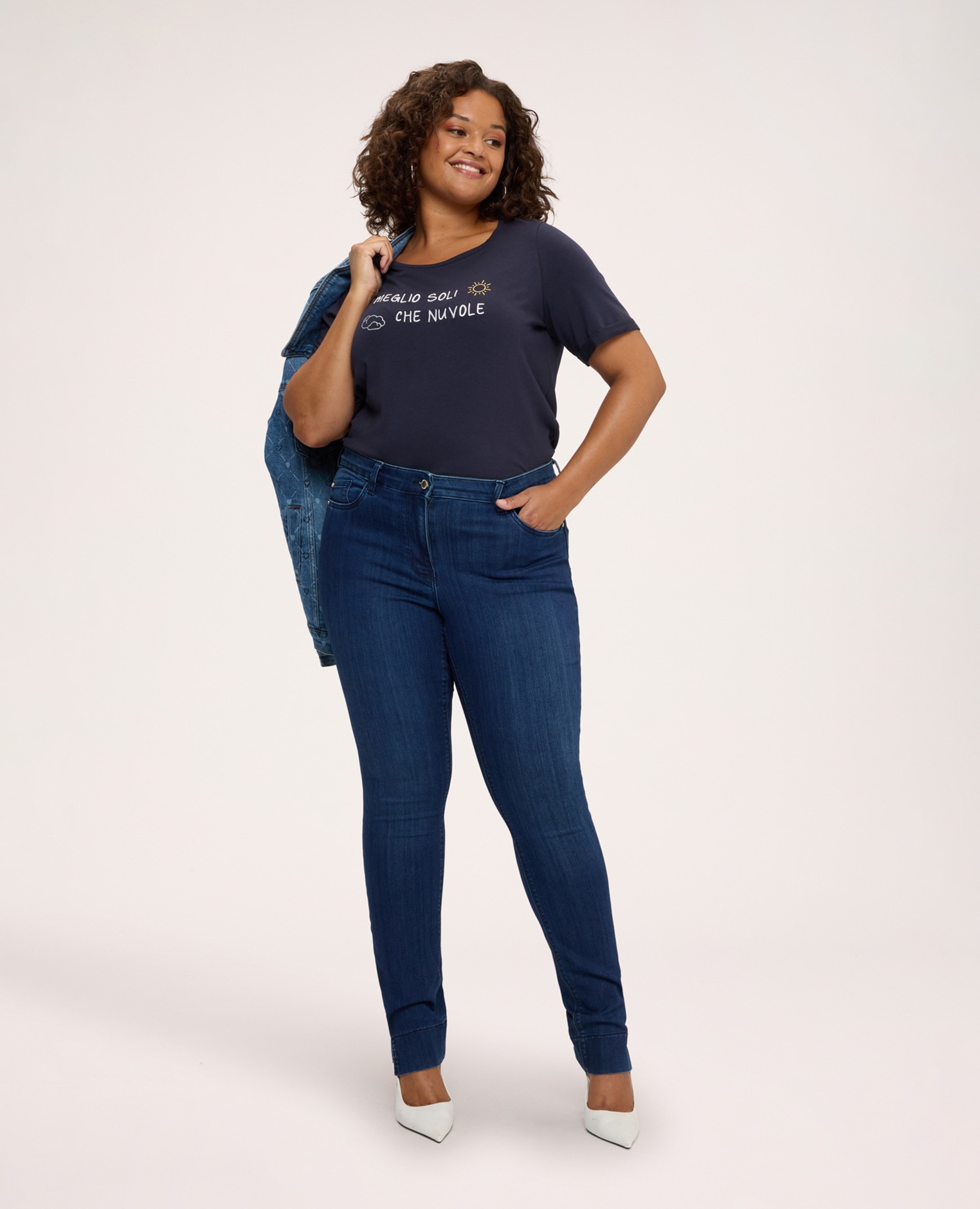Camiseta de mujer de algodón con frase irónica ajuste regular y diseño para el máximo confort - Fiorella Rubino - Azul Azul-3