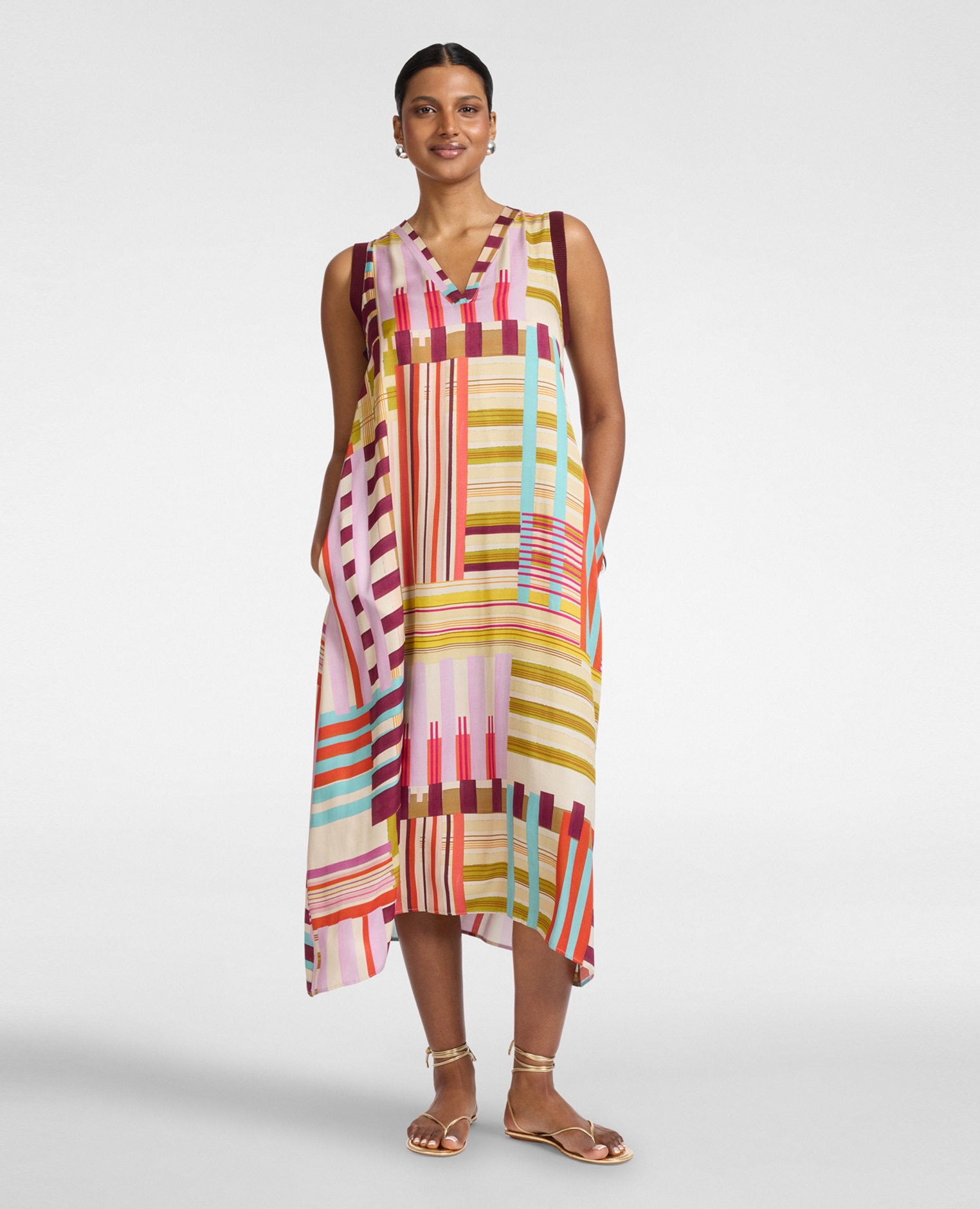 Elena Miró - Vestido largo en raso estampado escote en v.