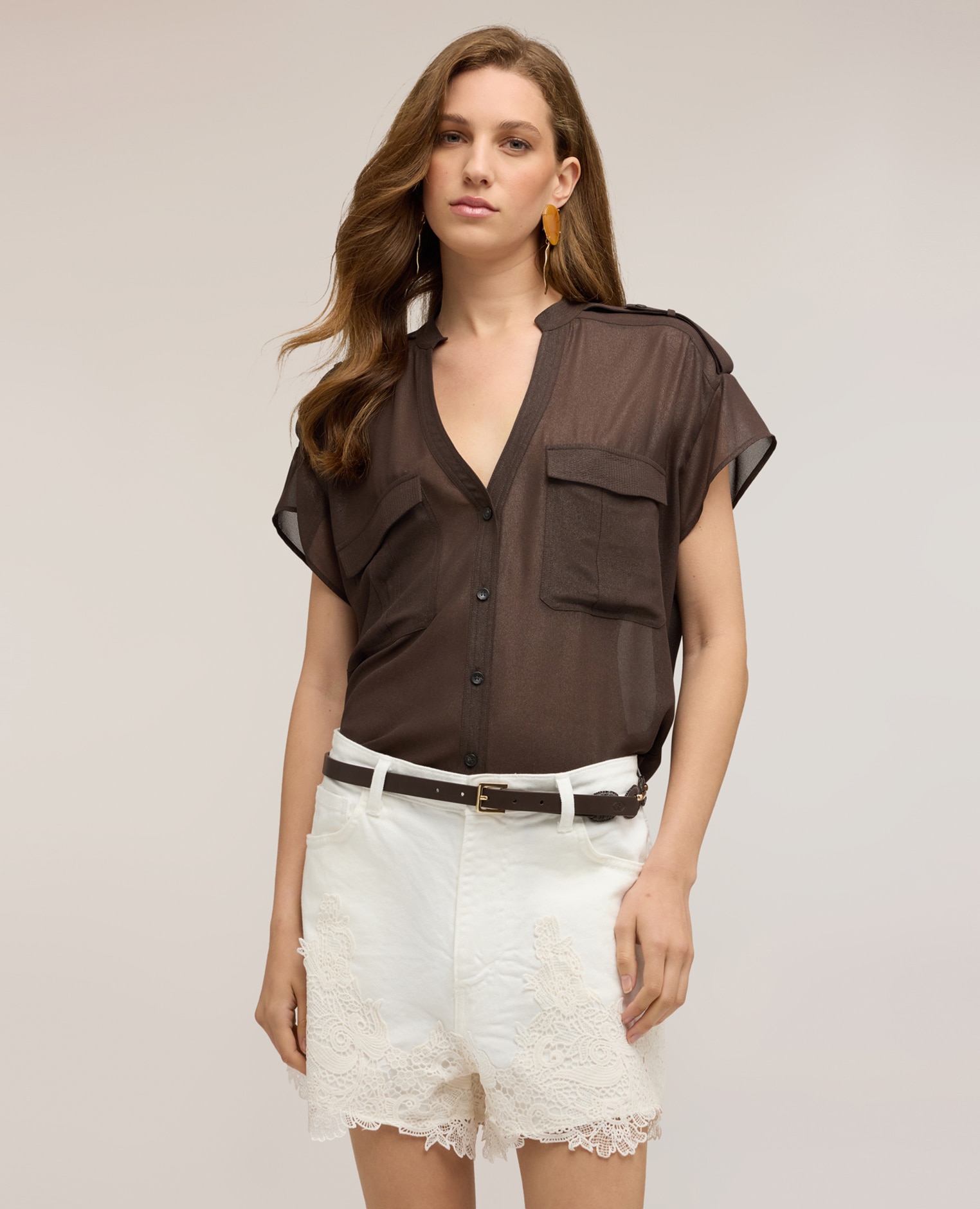 Camisa de mujer en georgette laminada con bolsillos ajuste holgado con cierre frontal de botones - Motivi - Marrón Marrón-1
