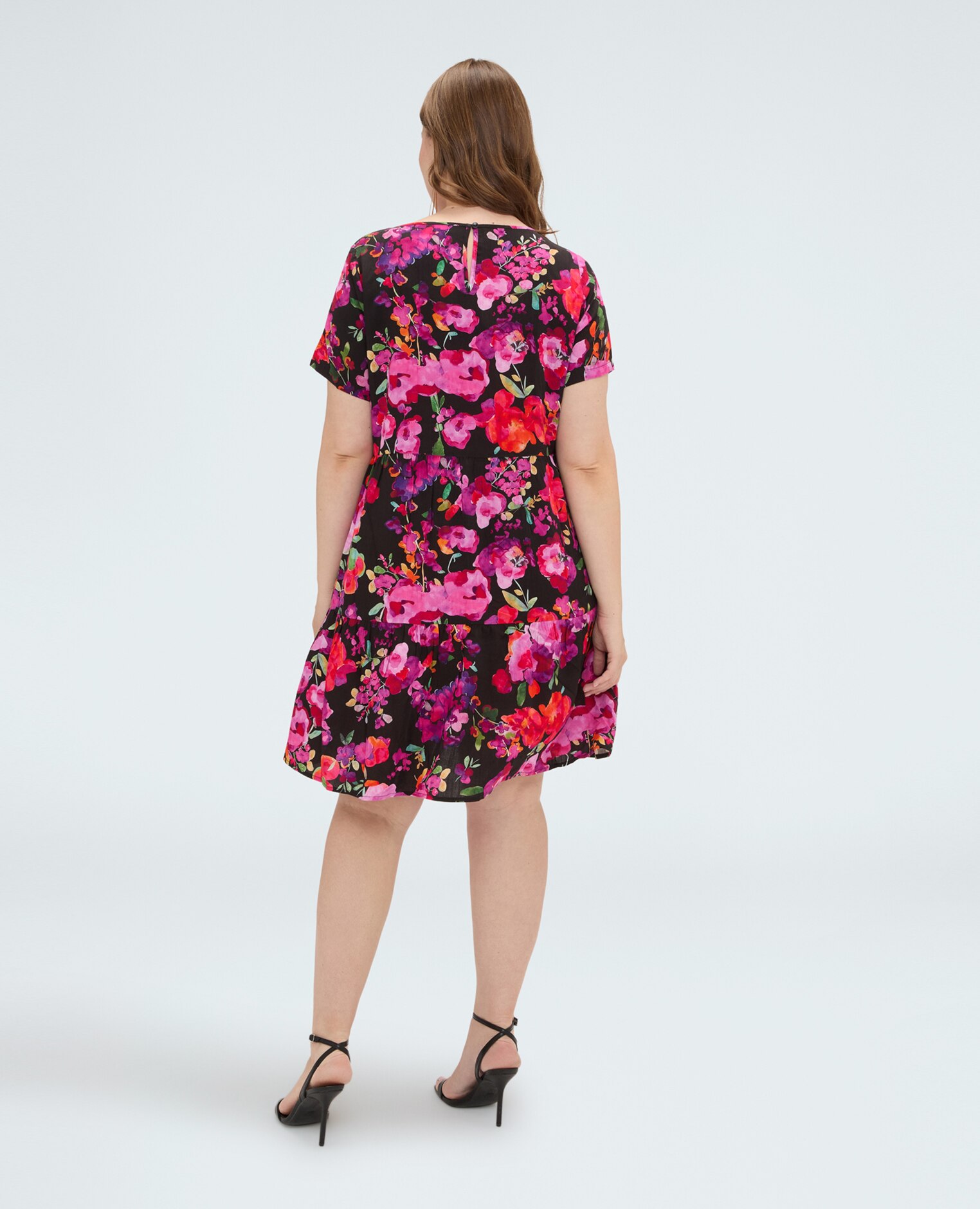 Vestido de flores en viscosa cuello redondo mangas cortas y falda con volante en el bajo - Fiorella Rubino - Negro Negro-2