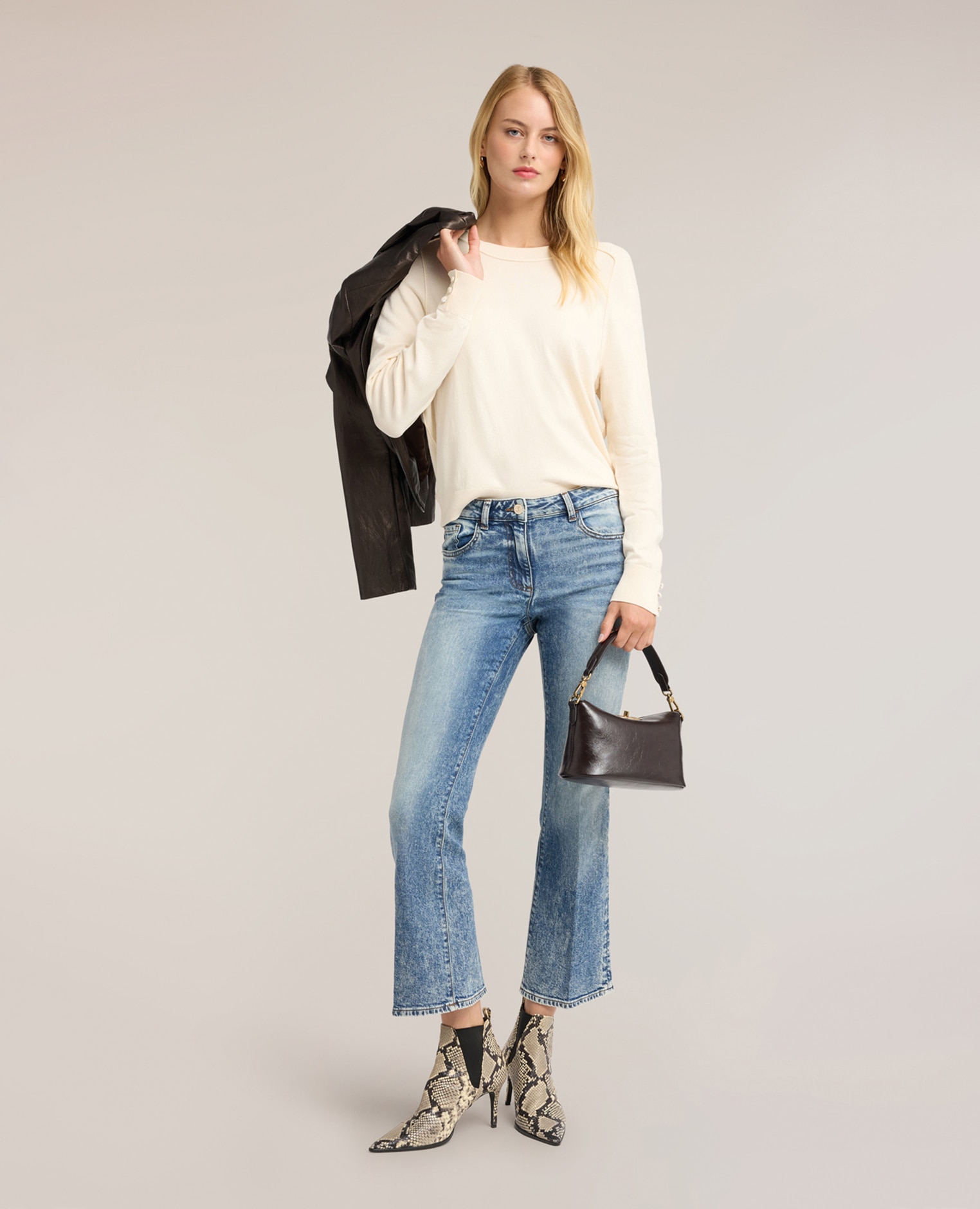 Jersey de mujer liso en viscosa con perfiles en tono ajuste regular longitud media - Motivi - Blanco Blanco-3