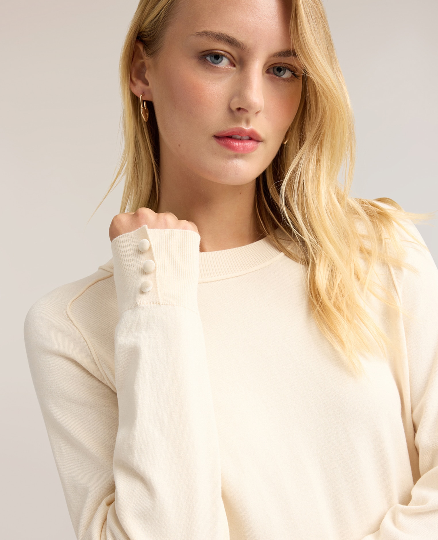 Jersey de mujer liso en viscosa con perfiles en tono ajuste regular longitud media - Motivi - Blanco Blanco-4