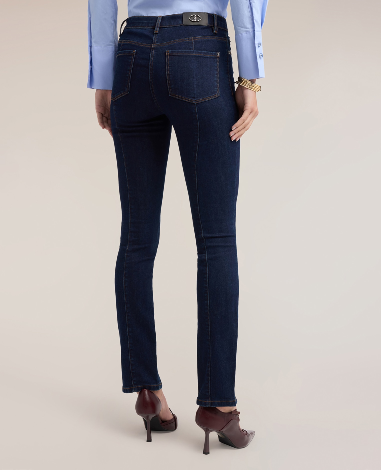 Jeans de mujer skinny con abertura en el bajo de la pierna ajuste skinny con cierre de botón y cremallera - Motivi - Azul Azul-2
