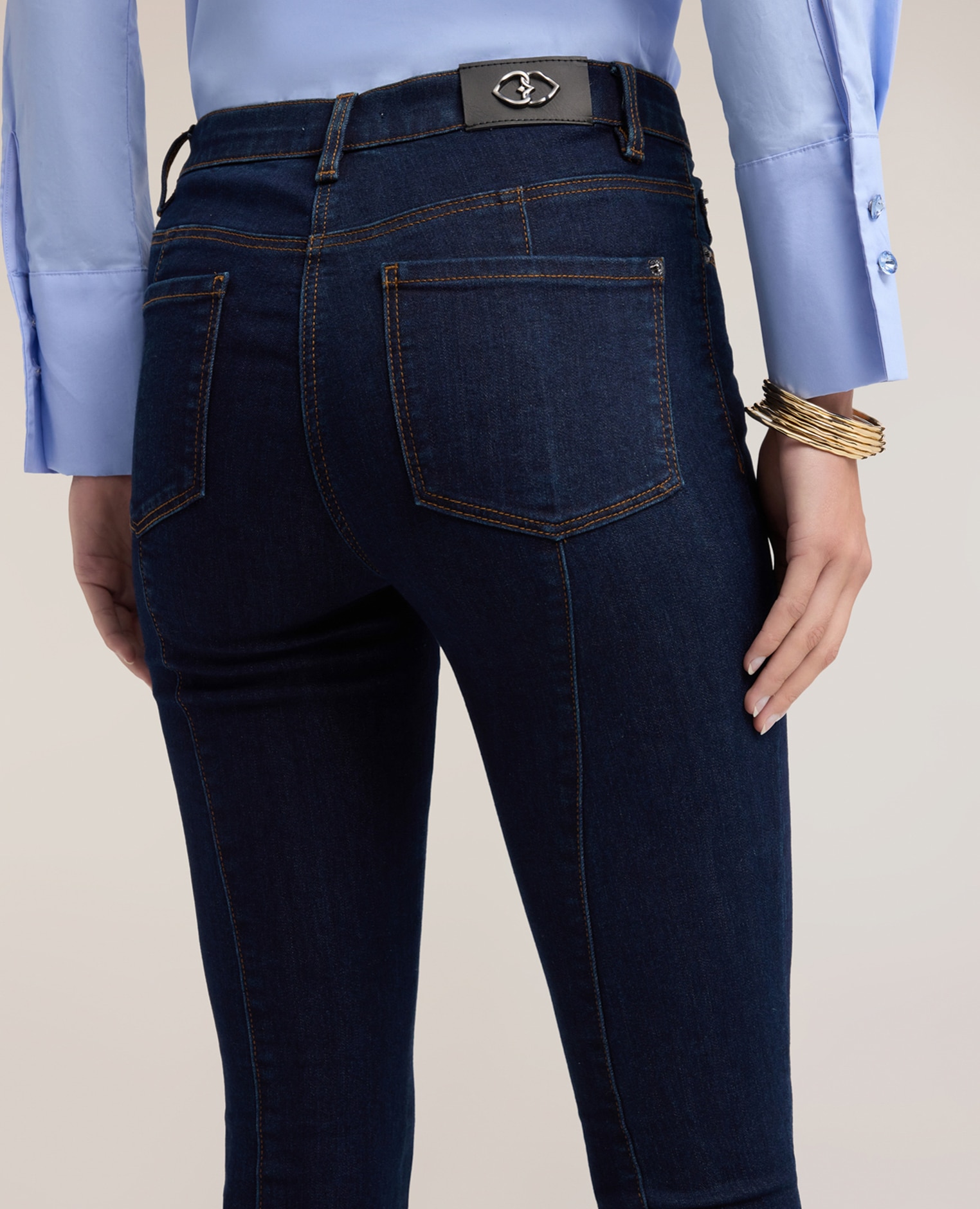 Jeans de mujer skinny con abertura en el bajo de la pierna ajuste skinny con cierre de botón y cremallera - Motivi - Azul Azul-4