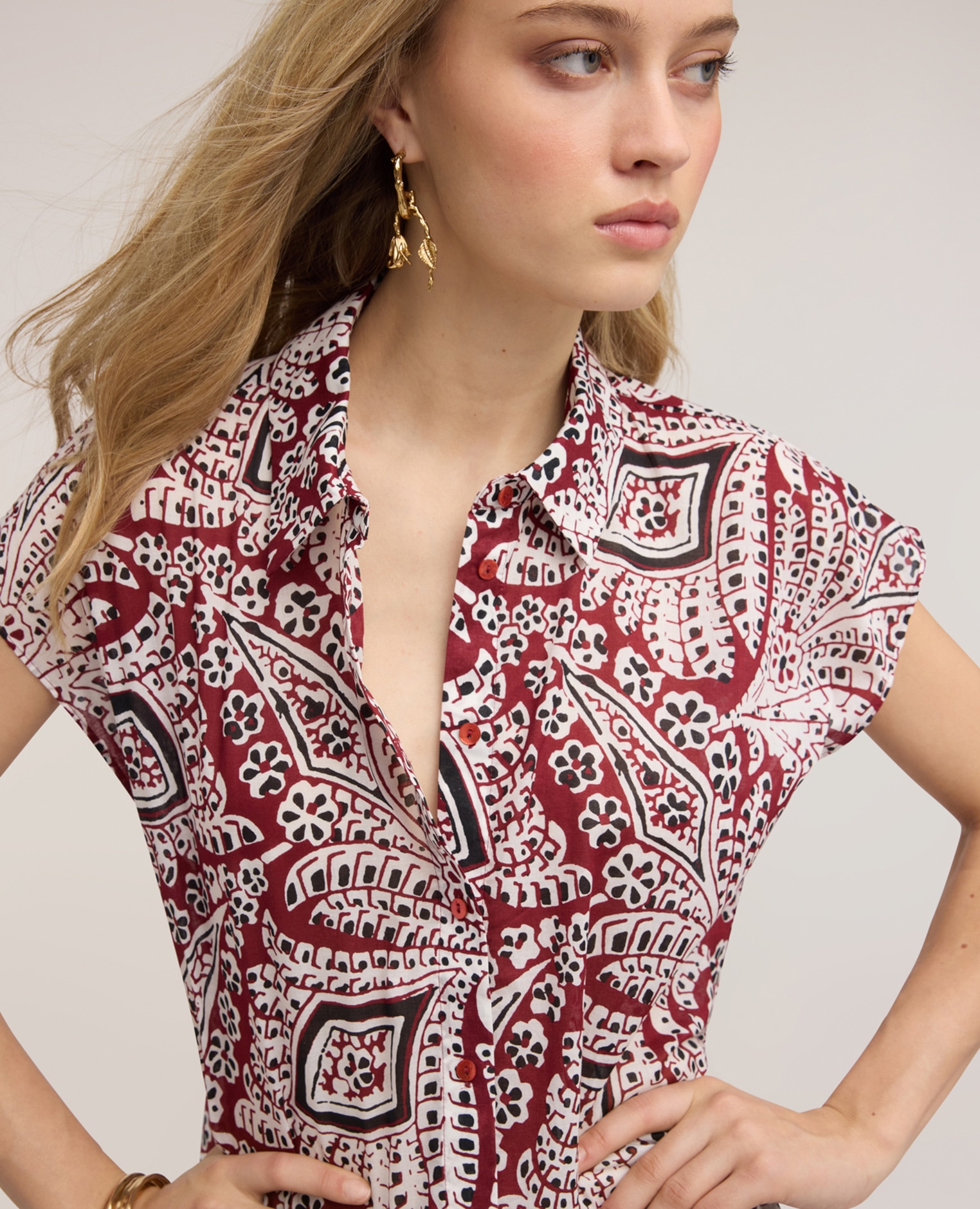 Camisa de mujer de muselina de algodón con estampado ajuste boxy cierre frontal con botones - Motivi - Burdeos Burdeos-4