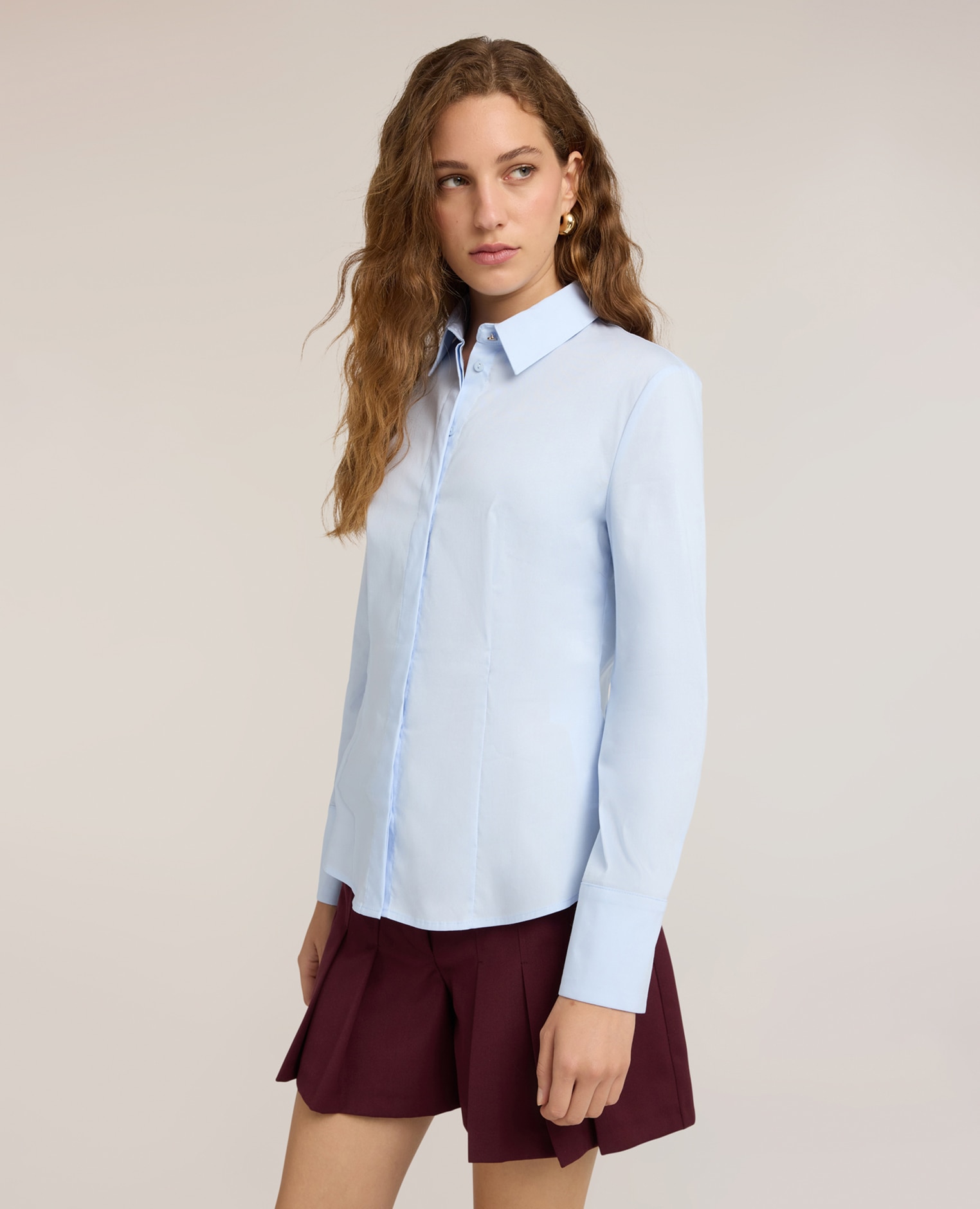 Camisa de mujer de popelín con botones ocultos ajuste entallado cierre frontal inglés con primer botón a la vista - Motivi - Azul claro Azul claro-1