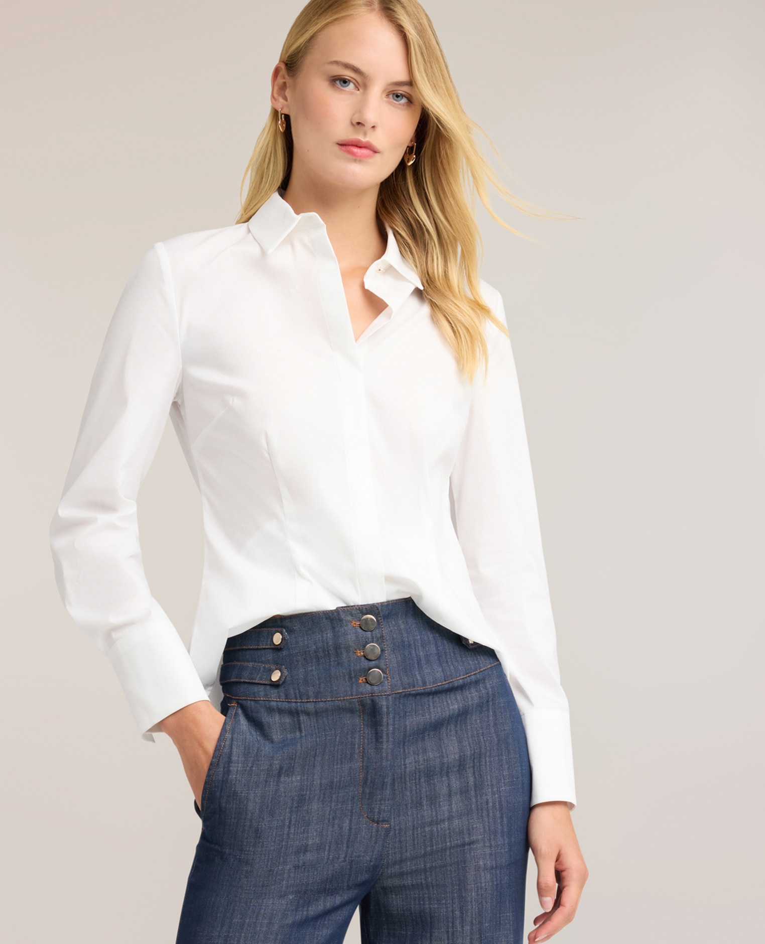 Camisa de mujer de popelín con botones ocultos ajuste entallado cierre frontal inglés con primer botón a la vista - Motivi - Blanco Blanco-1