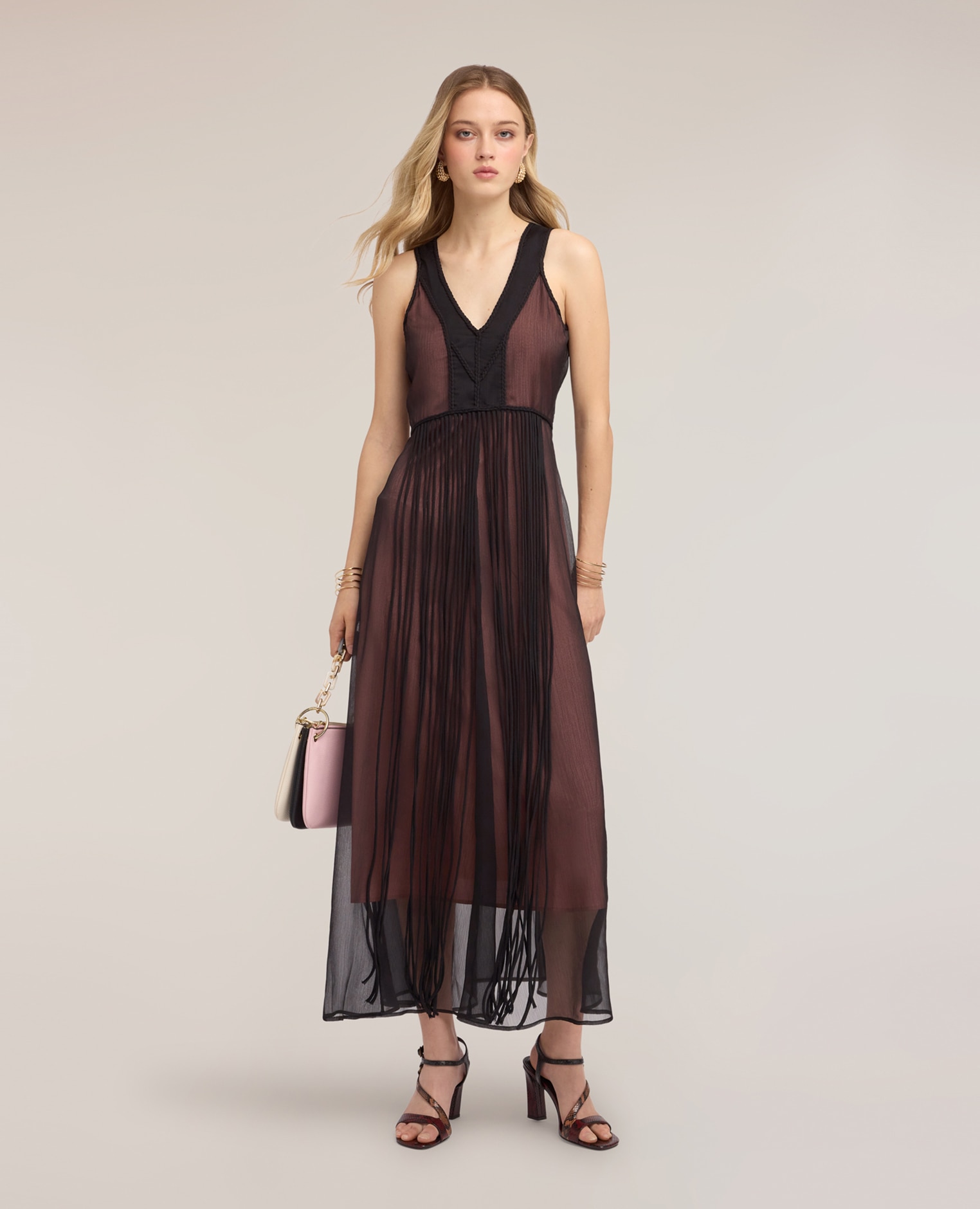 Vestido línea a largo en crepón con flecos cierre con cremallera escote en v con bordes entrelazados - Motivi - Negro Negro-3
