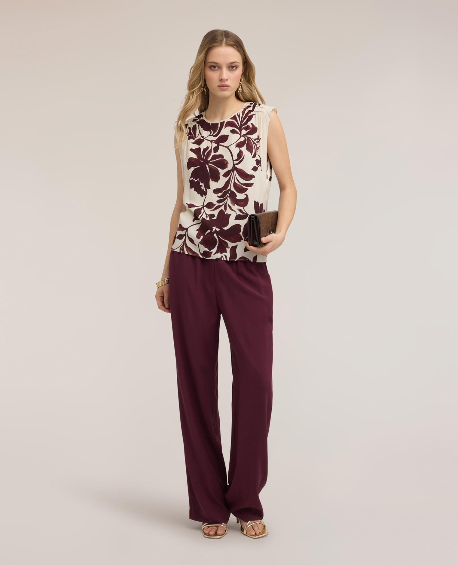 Top de mujer de viscosa con estampado floral ajuste regular con drapeado en los hombros - Motivi - Burdeos Burdeos-3