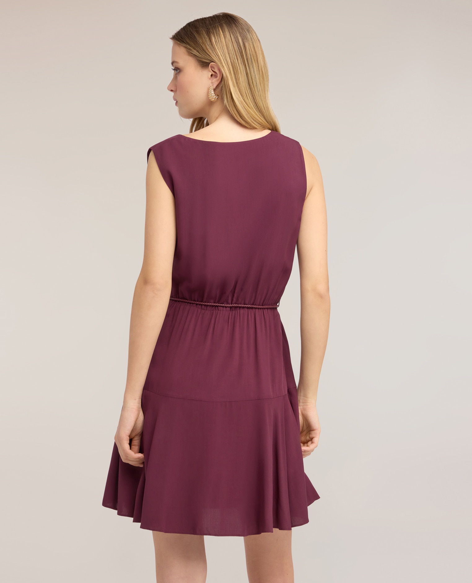 Vestido flare en viscosa con cinturón trenzado modelo sin mangas con cintura elástica cierre frontal con botones - Motivi - Morado Morado-2