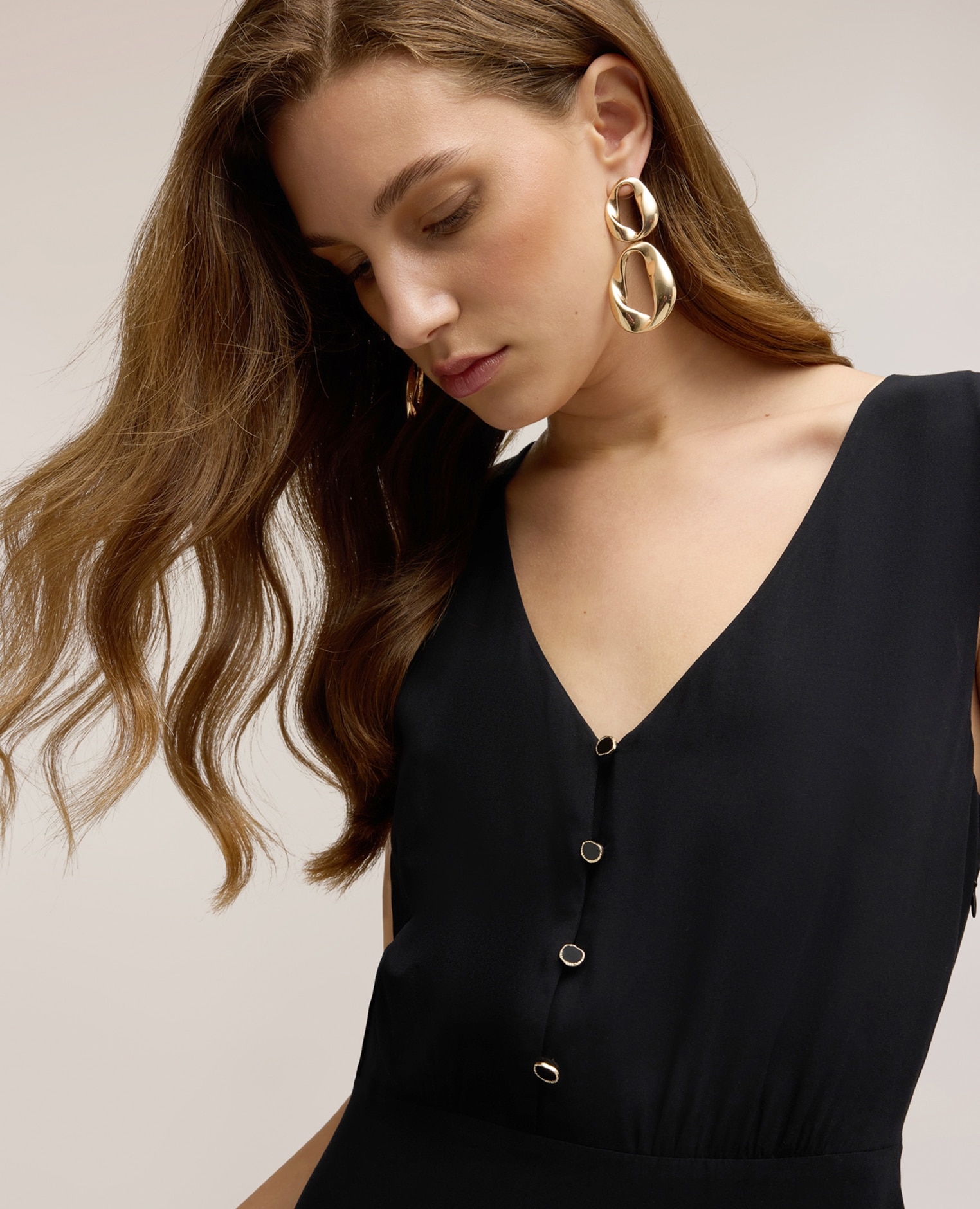 Vestido flare en viscosa con cinturón trenzado modelo sin mangas con cintura elástica cierre frontal con botones - Motivi - Negro Negro-4