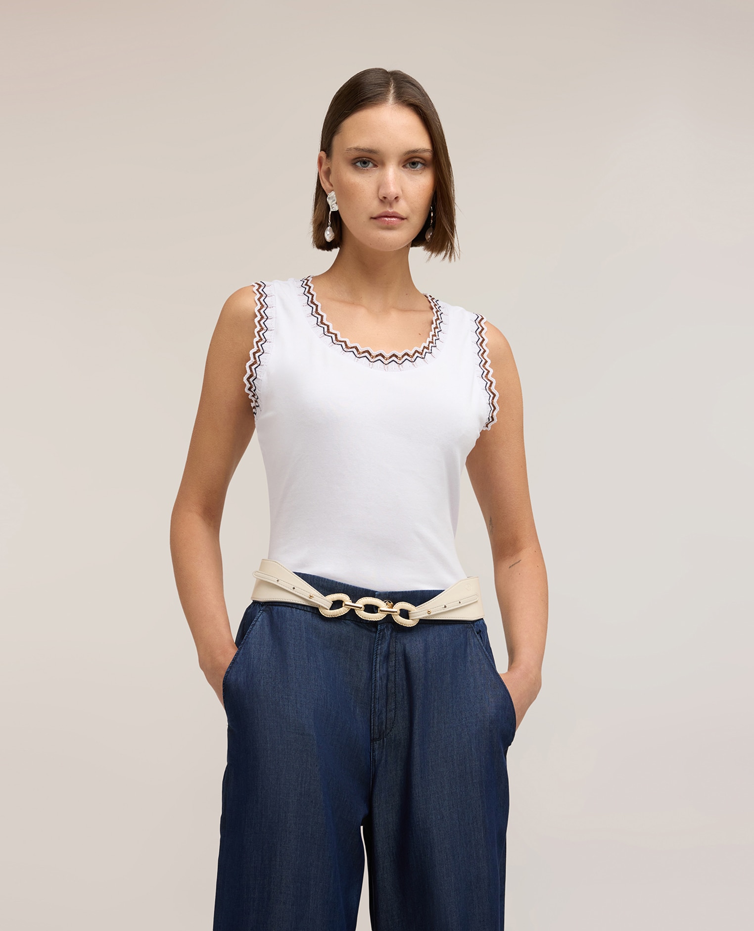 Top de mujer de punto con borde de jersey bordes trabajados - Motivi - Blanco Blanco-1
