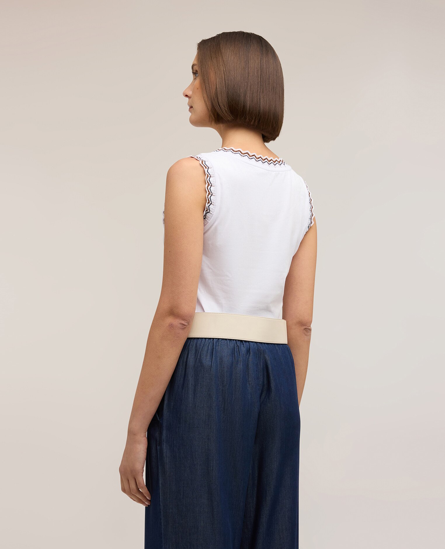 Top de mujer de punto con borde de jersey bordes trabajados - Motivi - Blanco Blanco-2