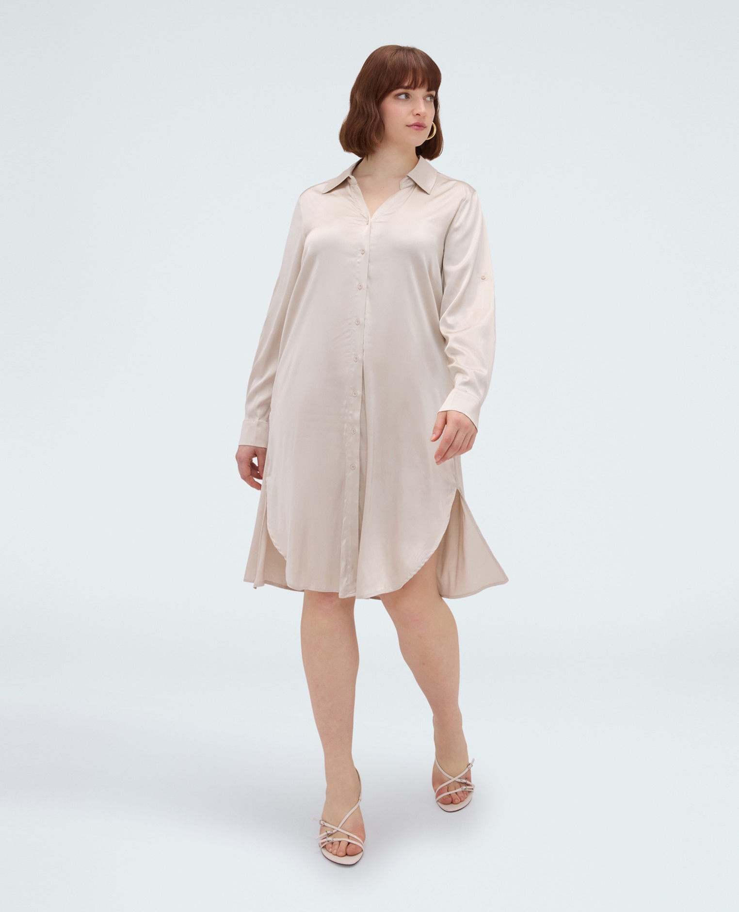 Vestido power camisero en raso de viscosa cuello clásico y cierre con botones frontal - Fiorella Rubino - Beige Beige-3