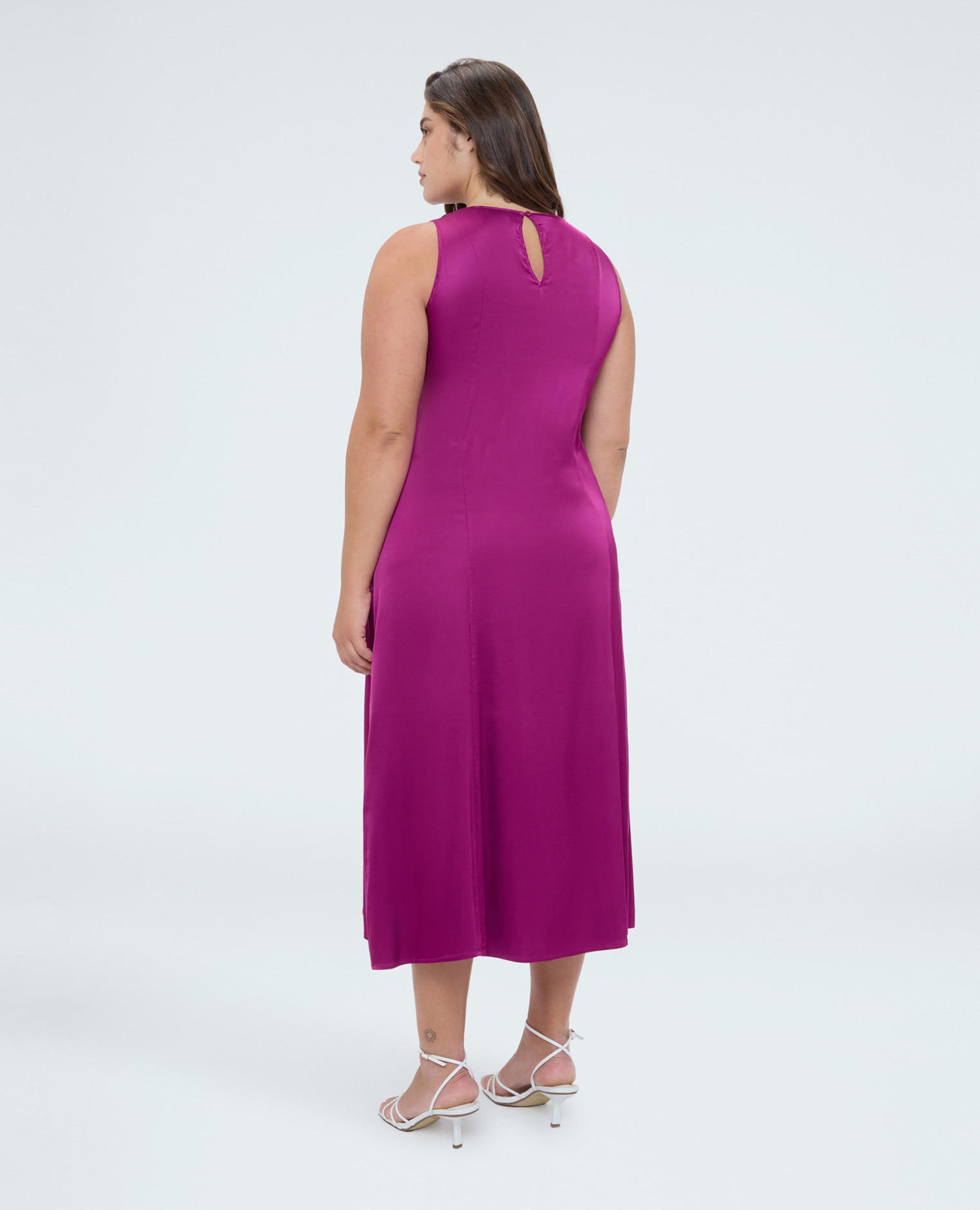 Vestido largo sin mangas en raso de viscosa cuello redondo con abertura de gota en la espalda - Fiorella Rubino - Fucsia Fucsia-2