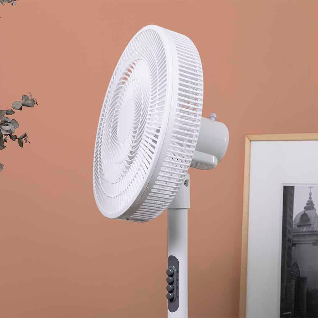 Imagen 3 de Ventilador de pie Jata JVVP3061 con 3 velocidades y 3 aspas - Blanco Blanco