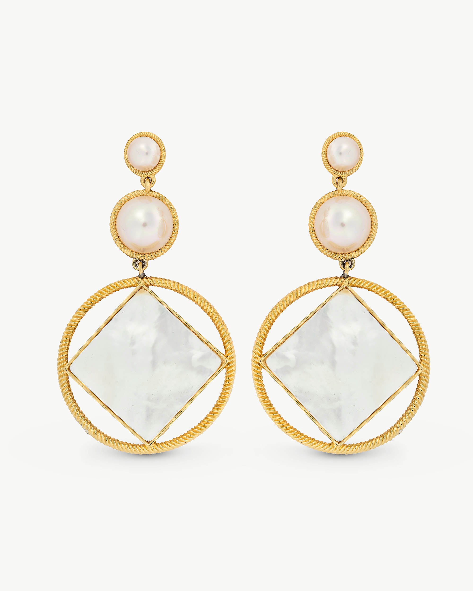 Pendientes largos majorica con cuadrado en nácar - Plateado Plateado-1