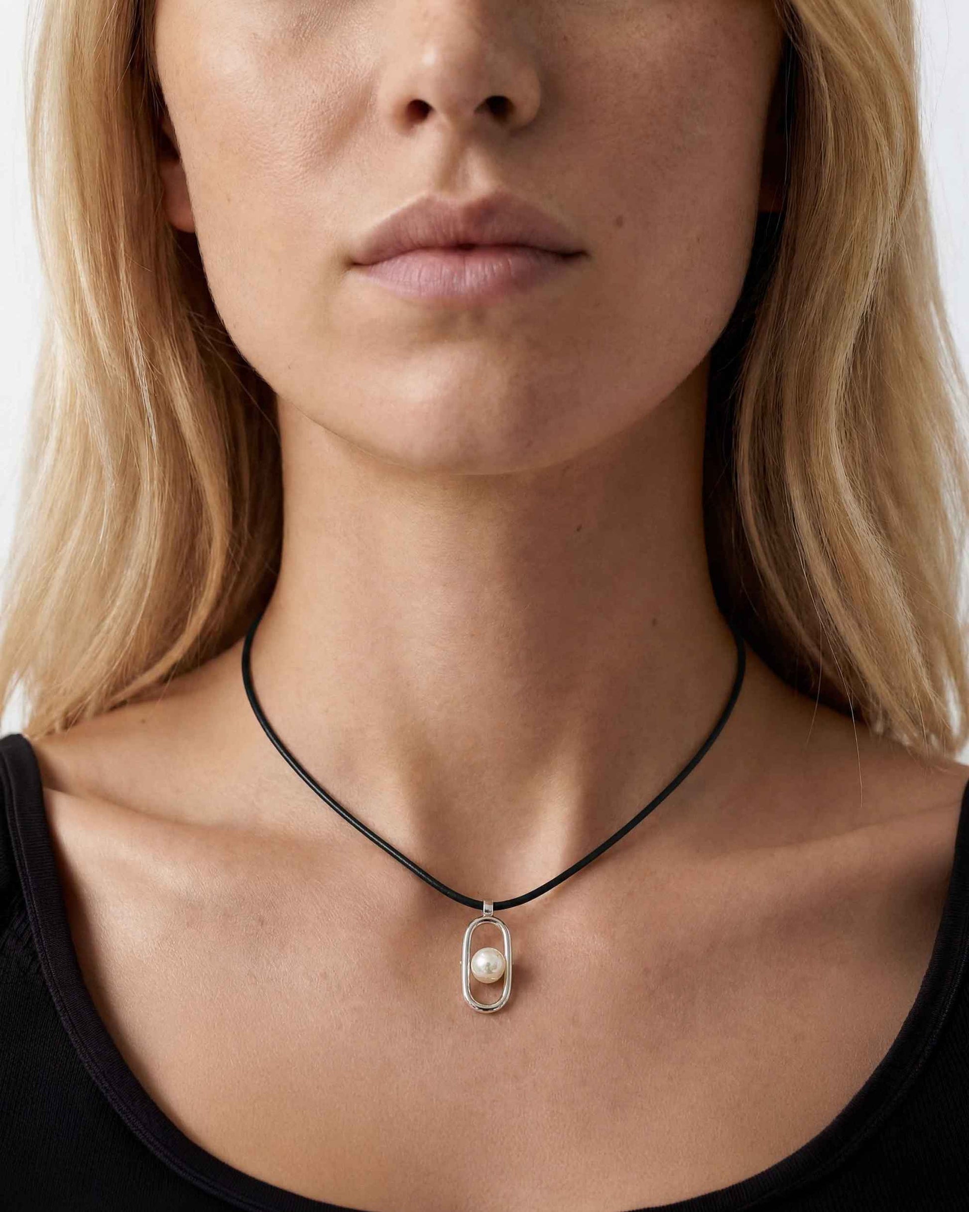 Collar de cuero en con colgante de perla libre - Majorica - Plata Plata-3
