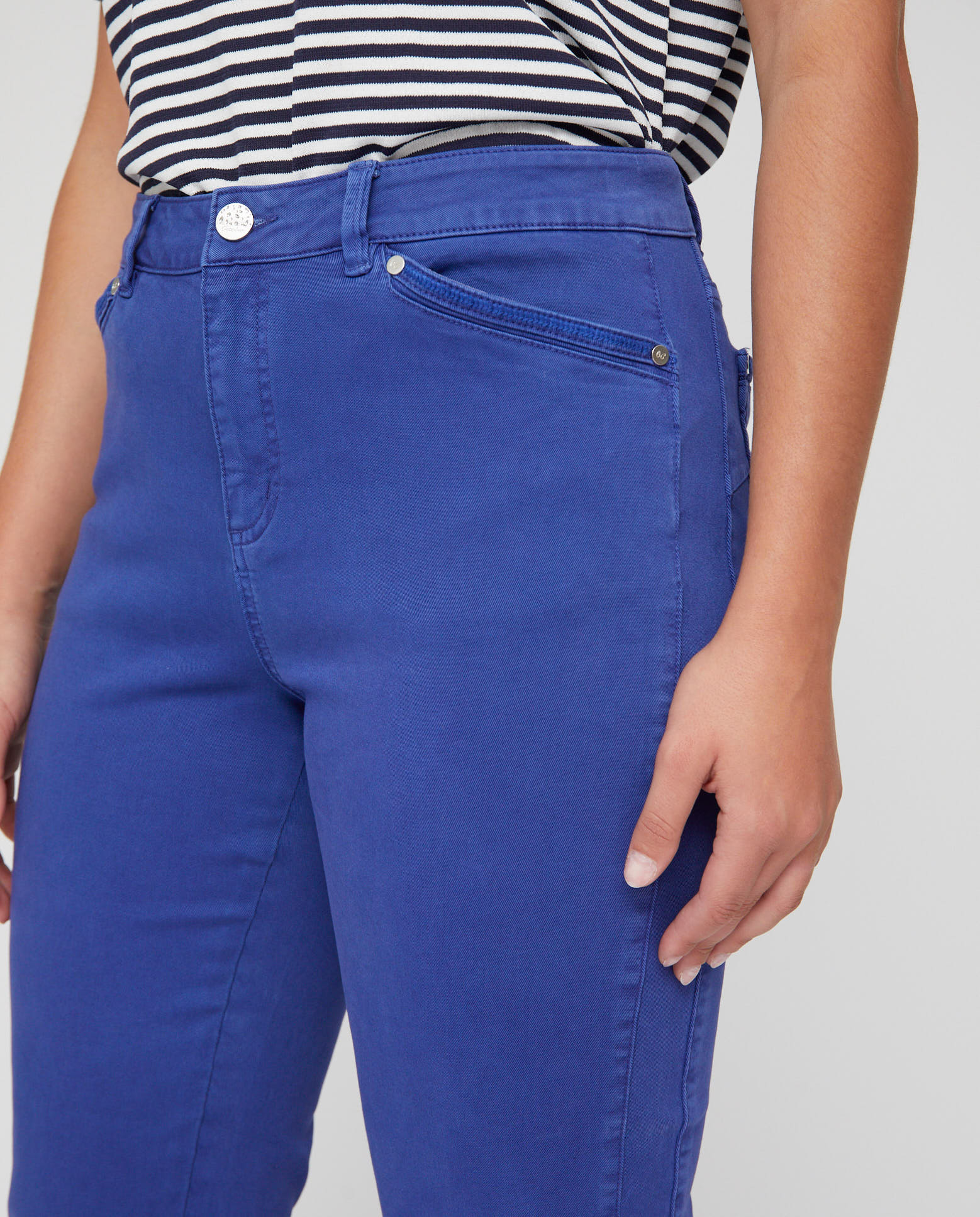 Pantalones rectos de mujer lavado cinco bolsillos bordado al tono - October - Azul Azul-3
