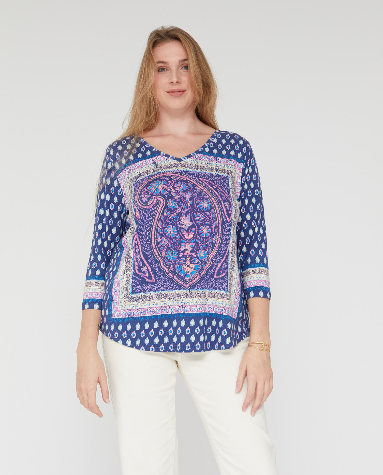 October - Camiseta de mujer boho estampada manga tres cuartos.