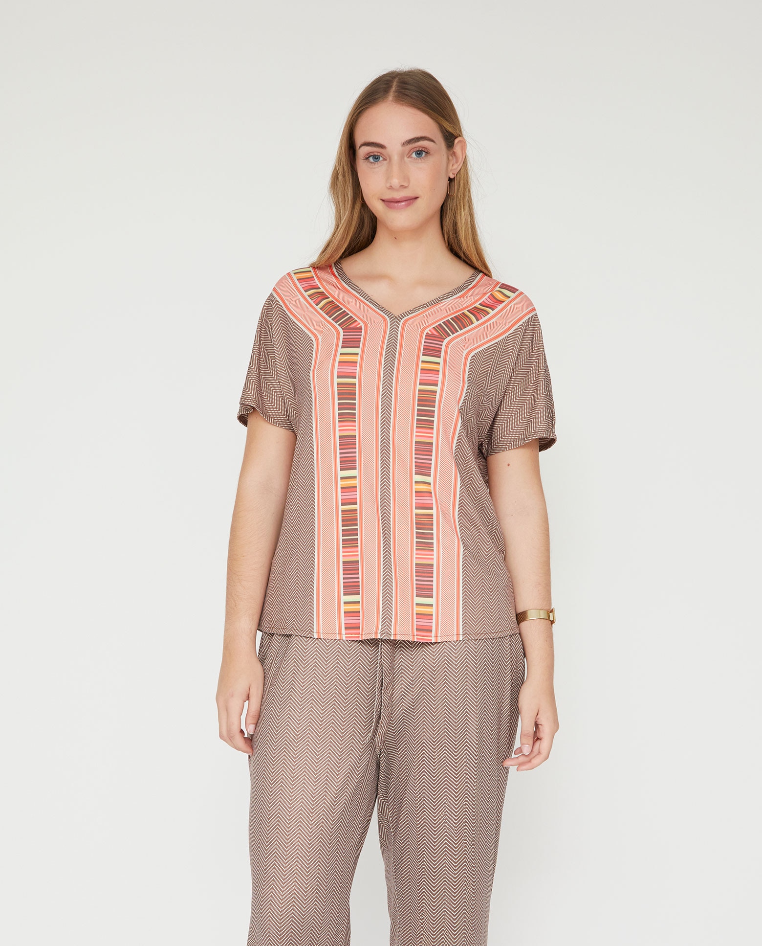 October - Camiseta de mujer estampado posicional.