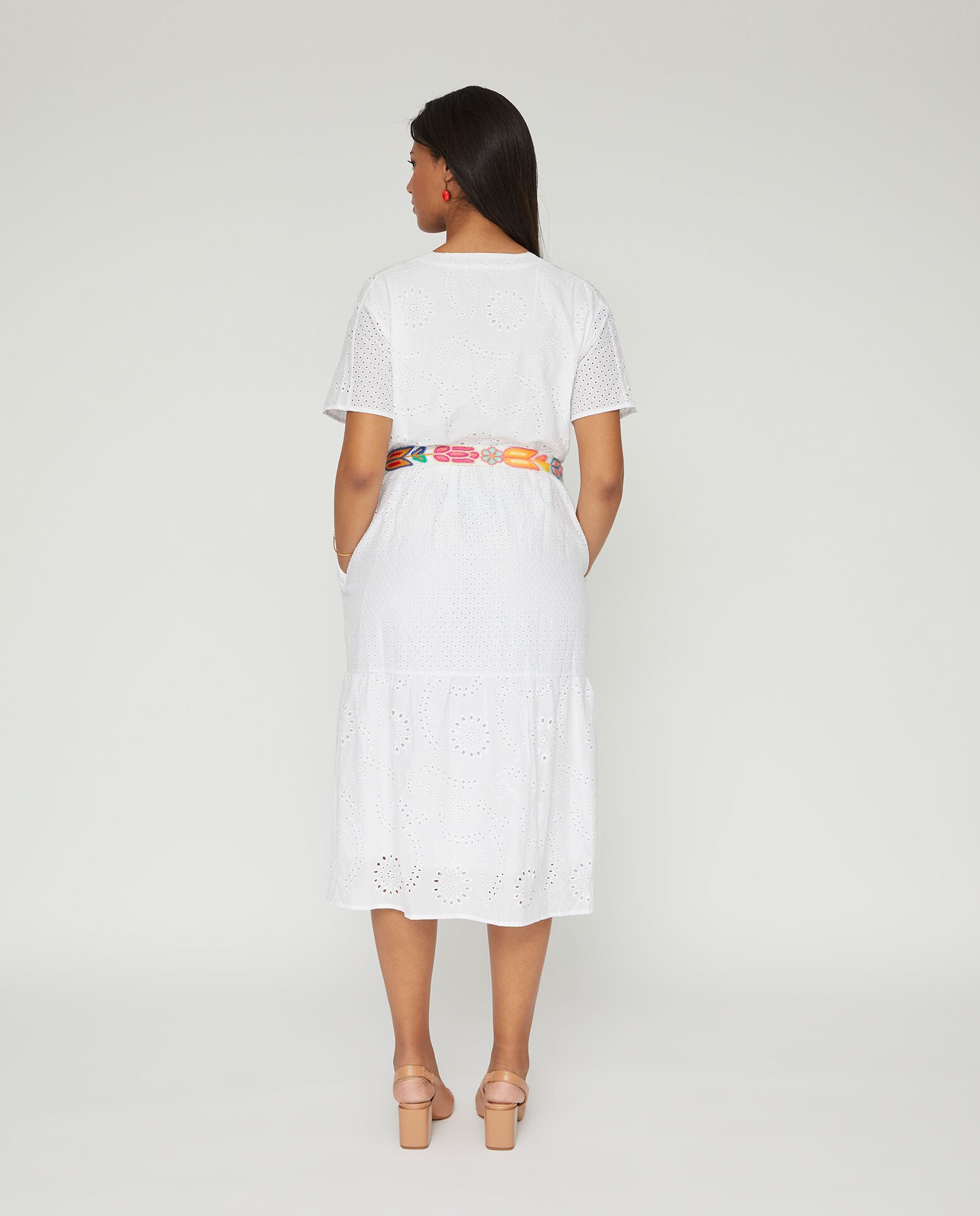 Vestido bordado suizo largo midi - October - Blanco Blanco-2