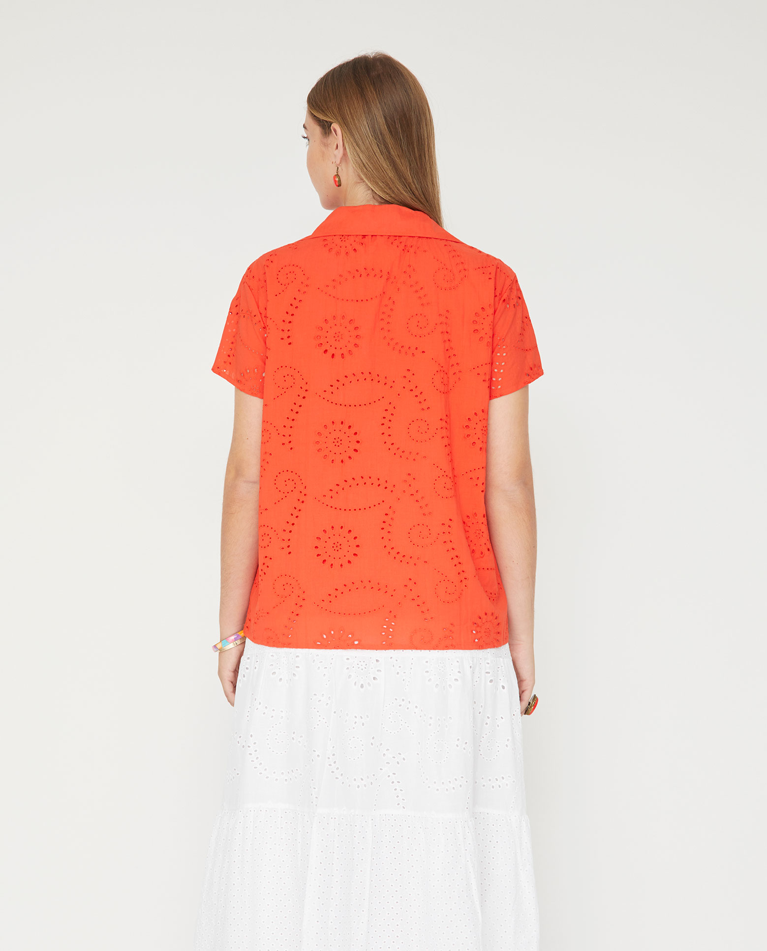 Blusa de mujer tejido bordado suizo - October - Coral Coral-2