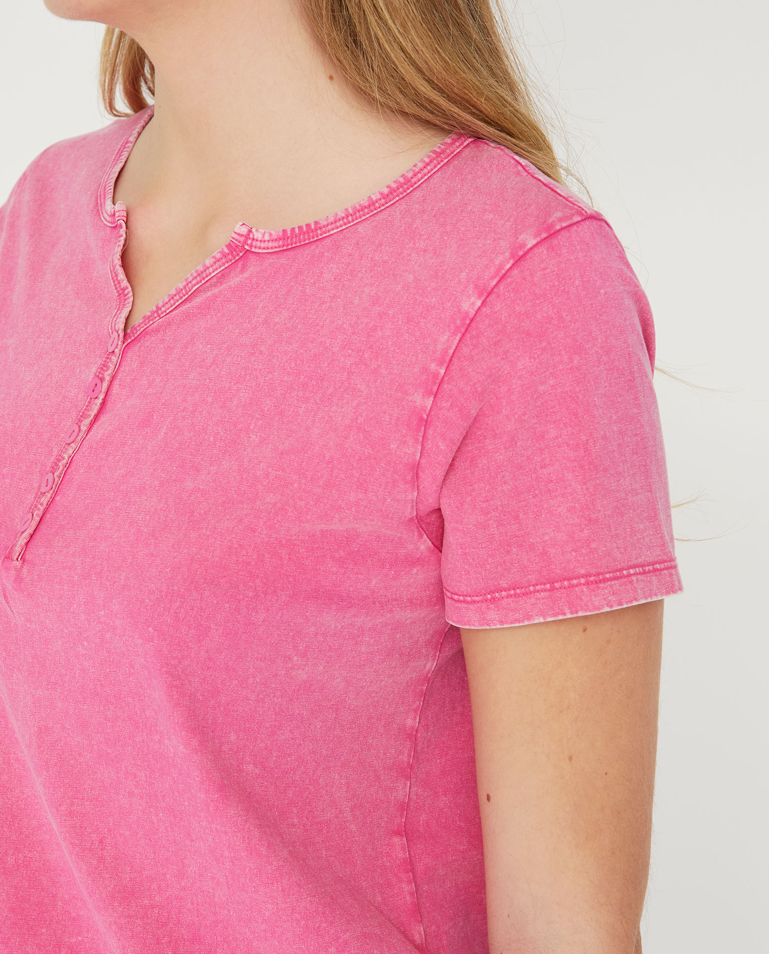 Camiseta de mujer manga corta lavada con fornitura - October - Rosa Rosa-3