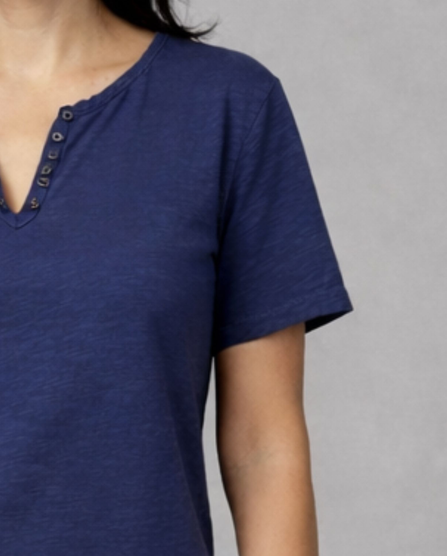 Camiseta de mujer de mujer basica cuello redondo abertura fontal - October - Azul marino Azul marino-3