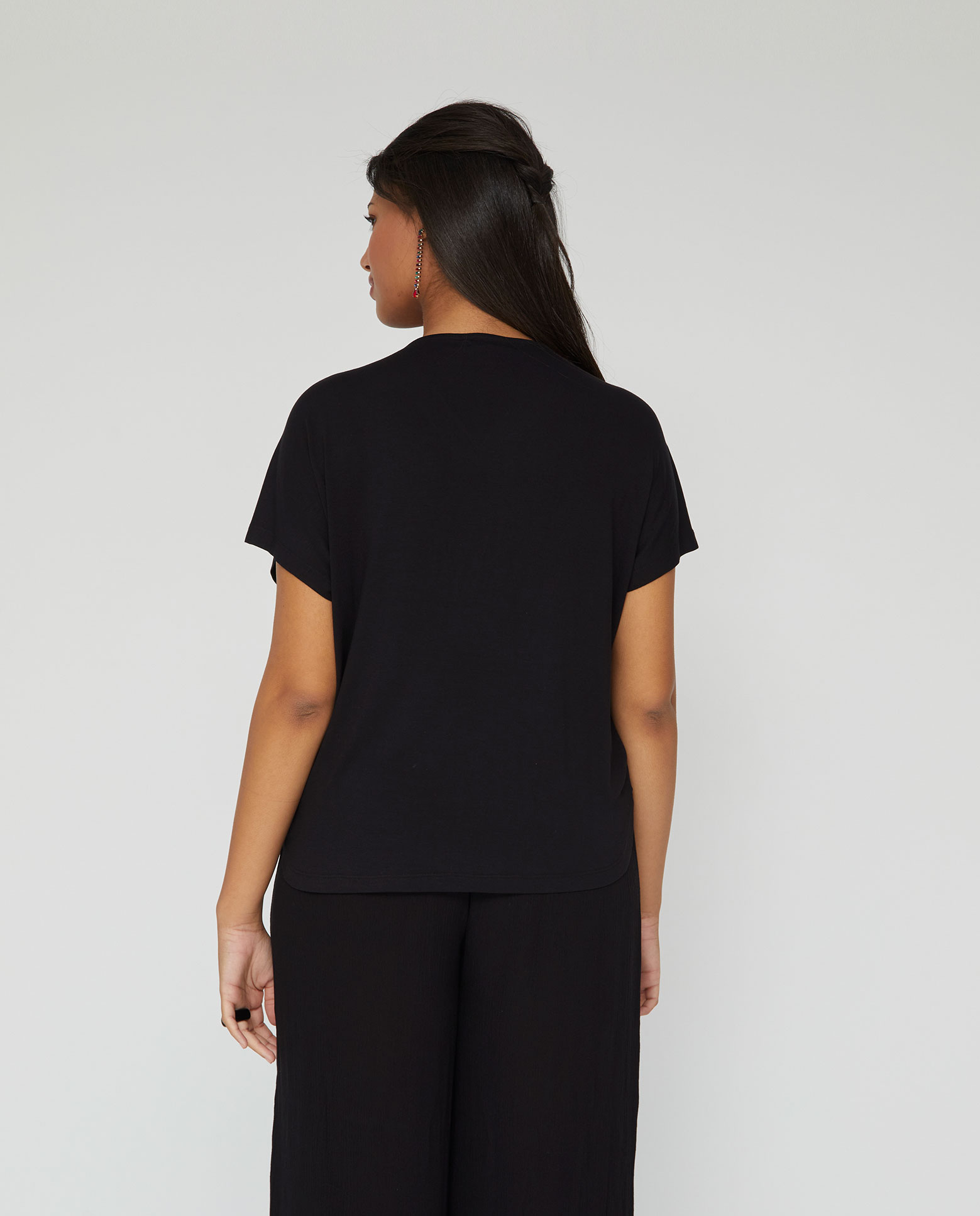 Camiseta ecote en pico con lentejuelas - October - Negro Negro-2