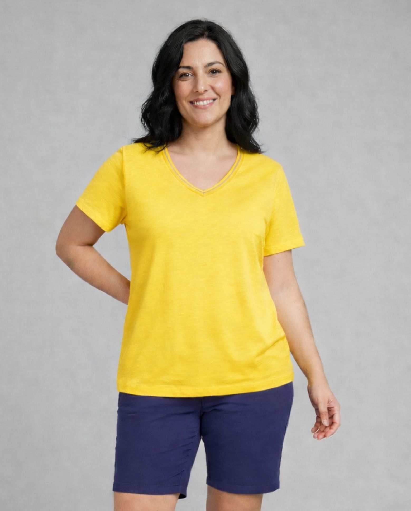 Camiseta de mujer de mujer basica detalle en escote - October - Amarillo Amarillo-1