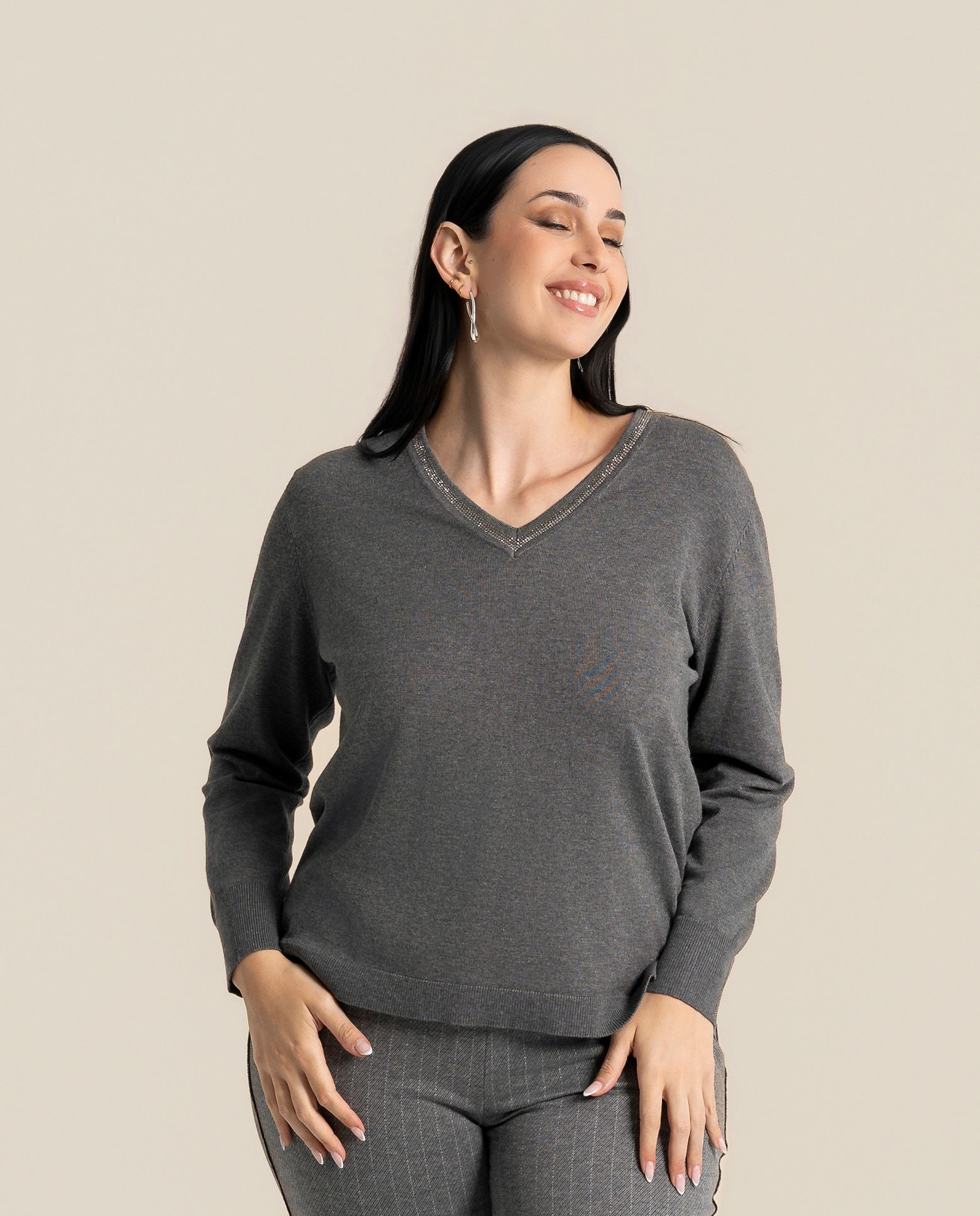 Jersey escote pico con detalle de strass - October - Gris ceniza Gris ceniza-1