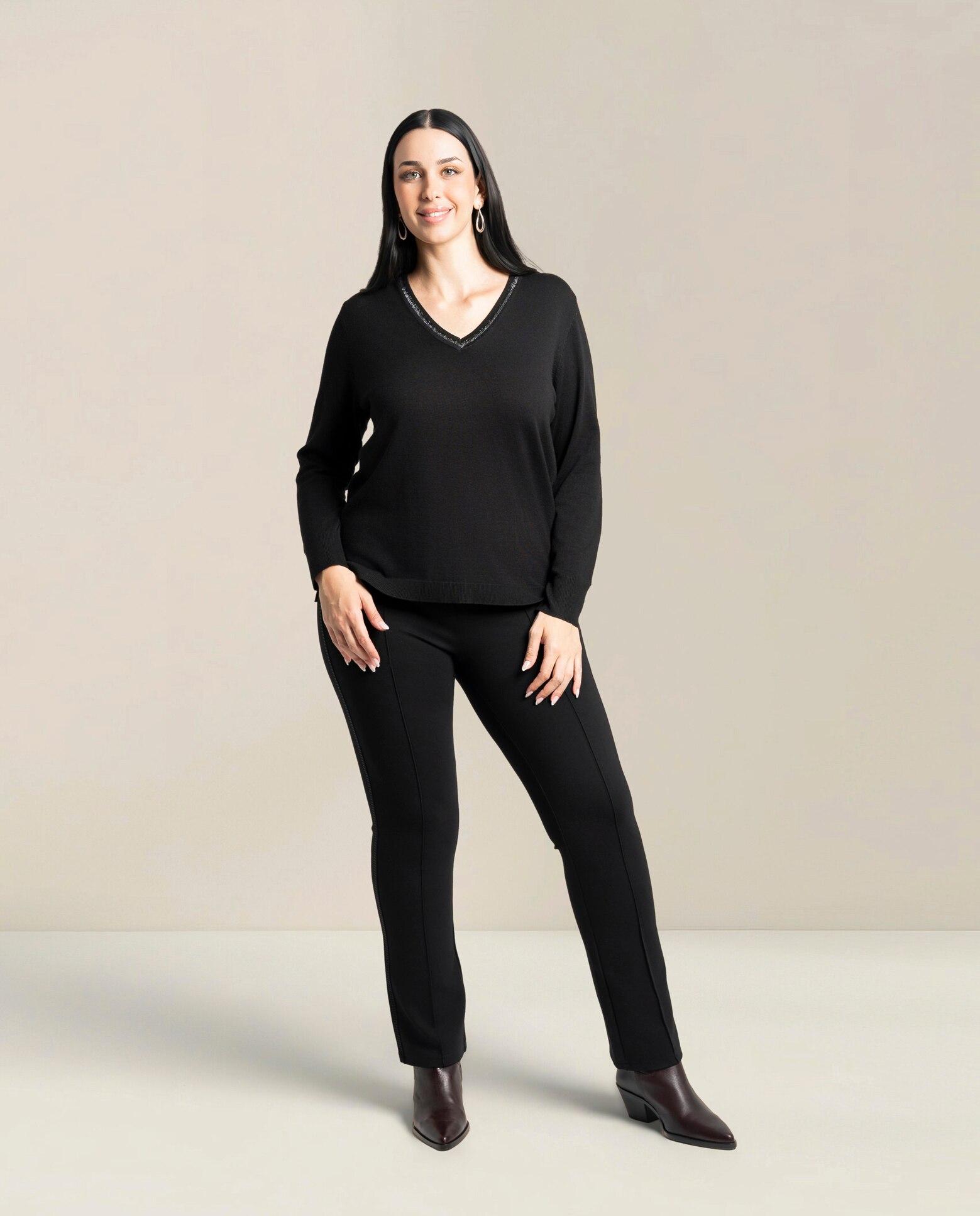 Jersey escote pico con detalle de strass - October - Negro Negro-4