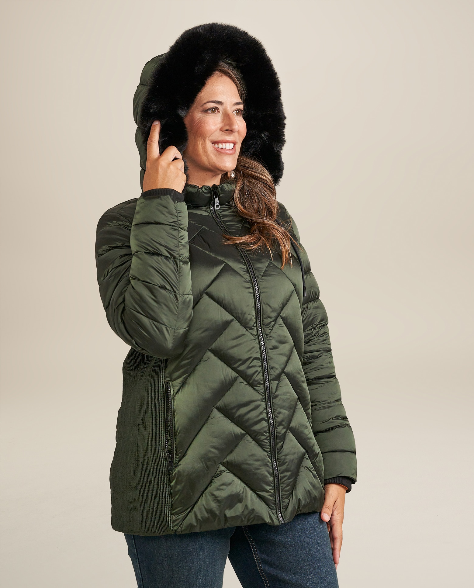 Imagen 0 de Parka media con cuello con pelo desmontable Verde oscuro