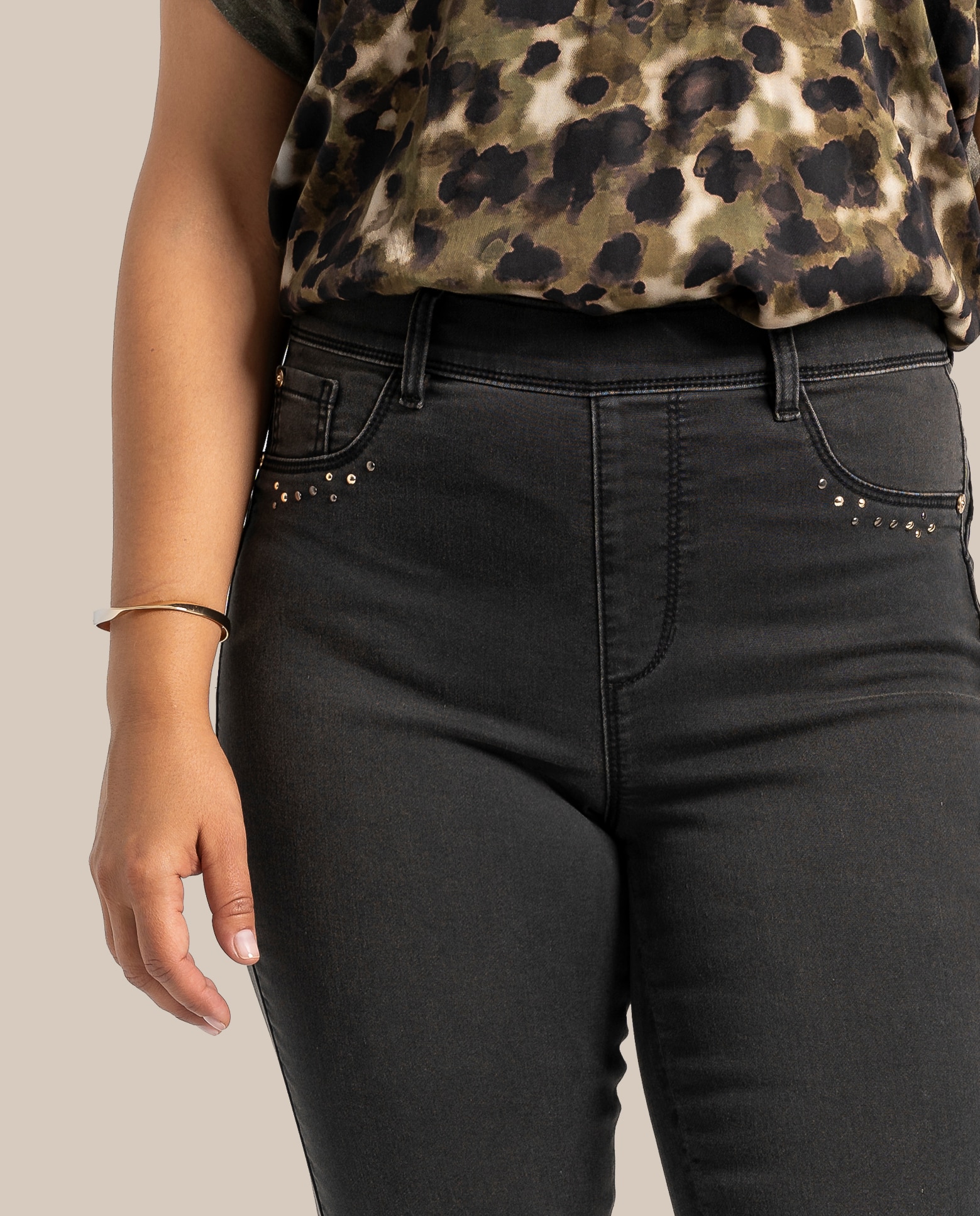 Jegging push up ajustado con detalle en bolsillos - October - Gris ceniza Gris ceniza-3