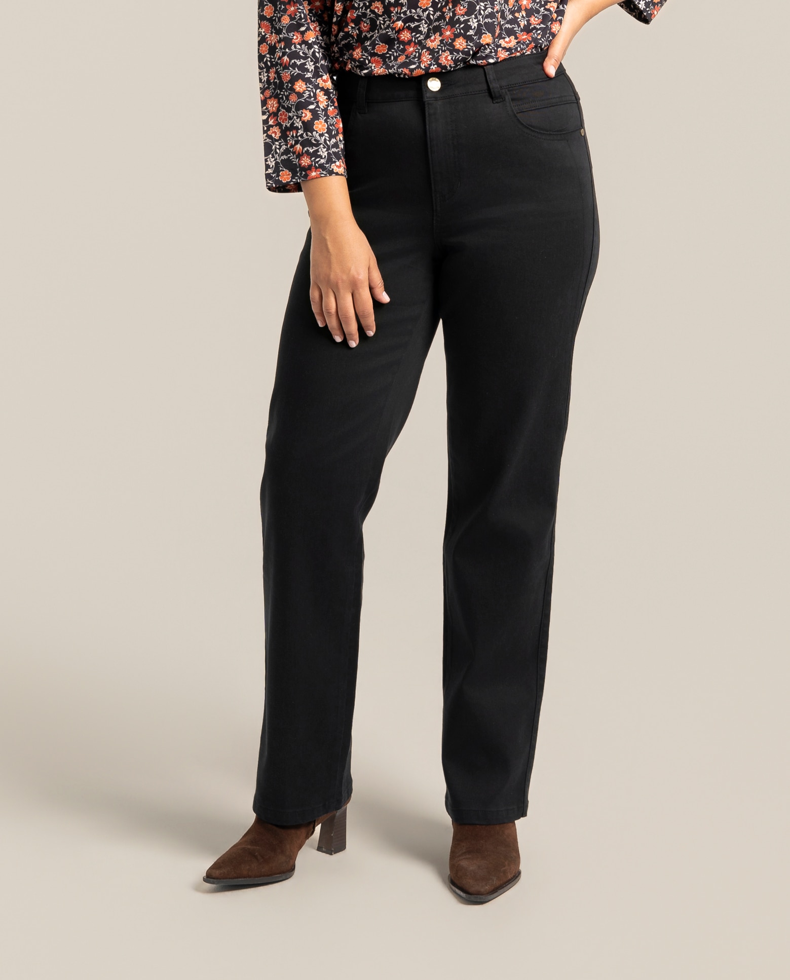 Pantalón con cuatro bolsillos y costura decorativa en lateral - October - Negro Negro-4