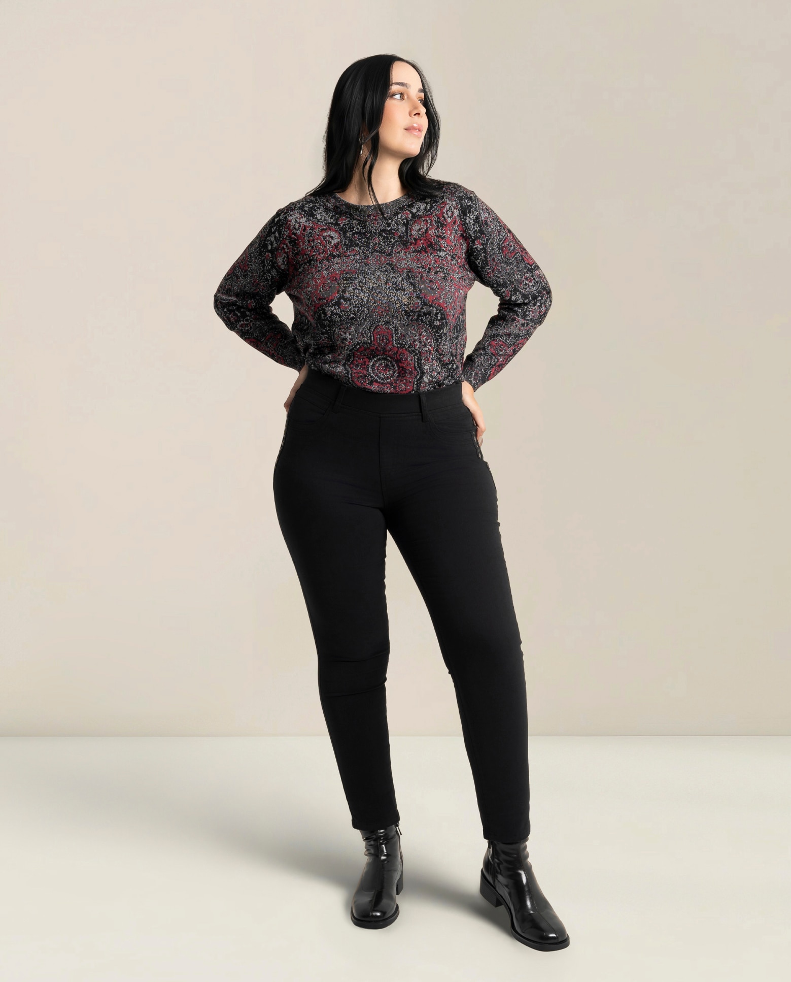 Imagen 0 de Legging ajustado con cinturilla elástica y tachuelas Negro