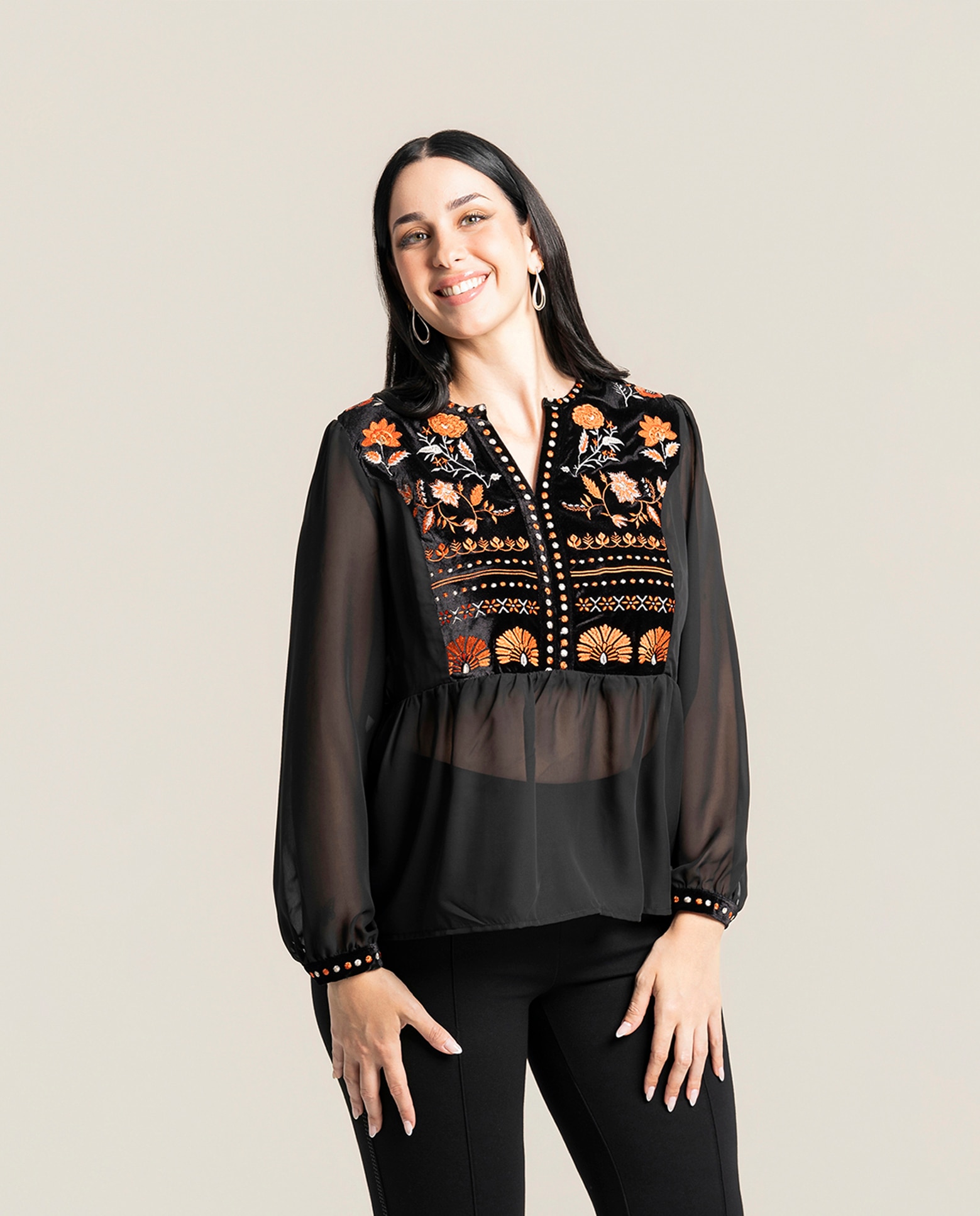 Imagen 0 de Blusa estampada con bordado Negro