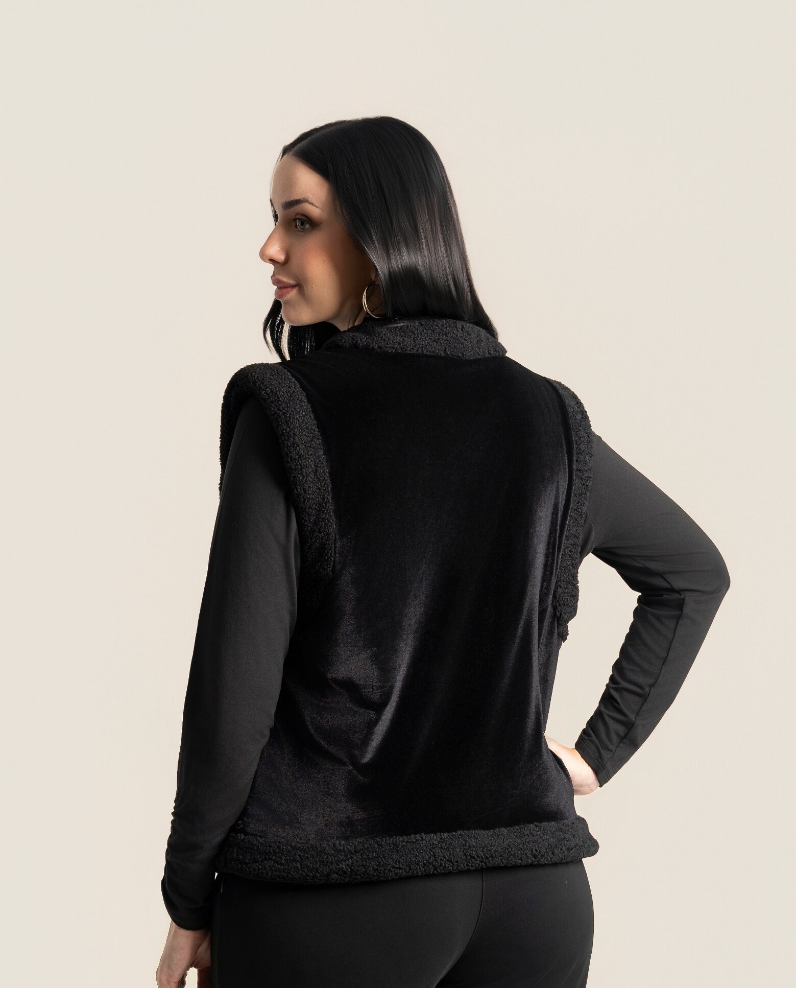Chaleco de terciopelo bordado con pelo - October - Negro Negro-2