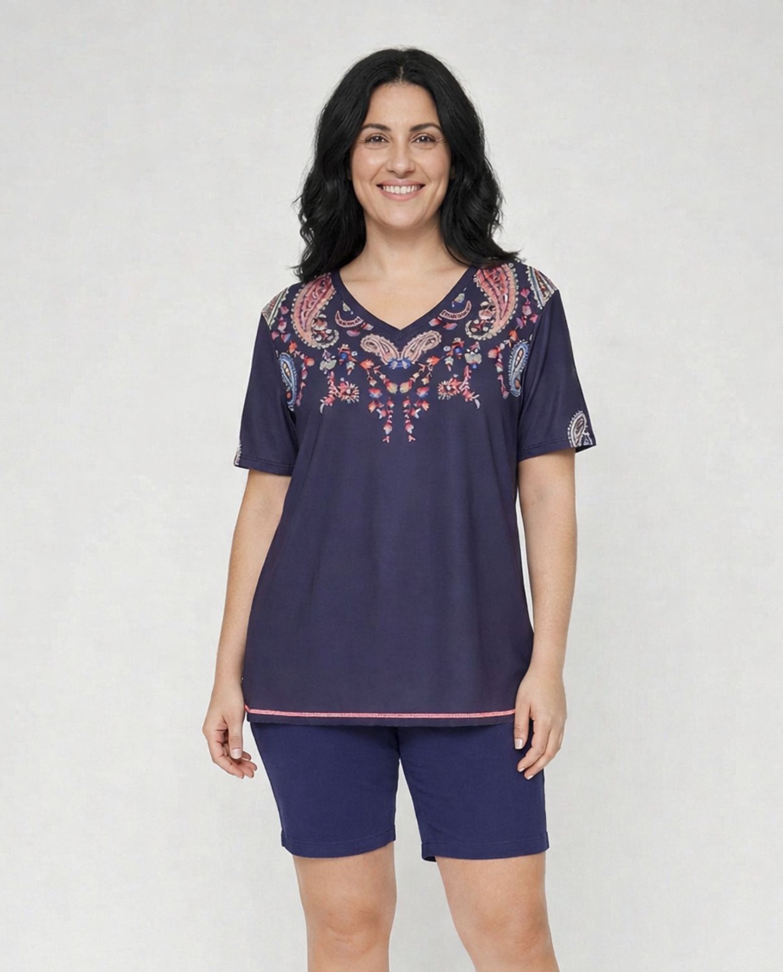 October - Camiseta de mujer de mujer estampada cuello redondo. manga tres cuartos..