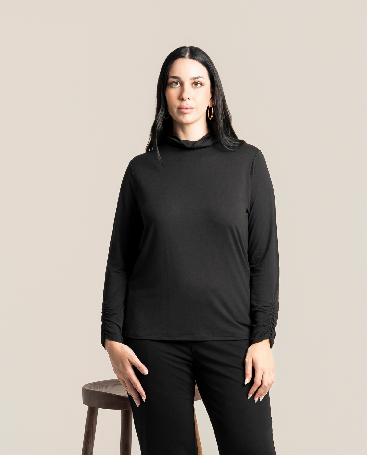 Camiseta cuello alto fruncido - October - Negro Negro-1