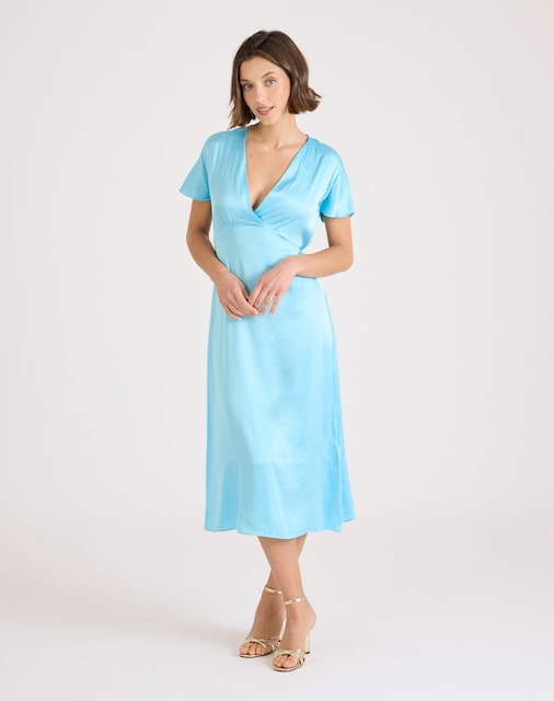 Imagen 0 de Vestido satinado con escote de pico