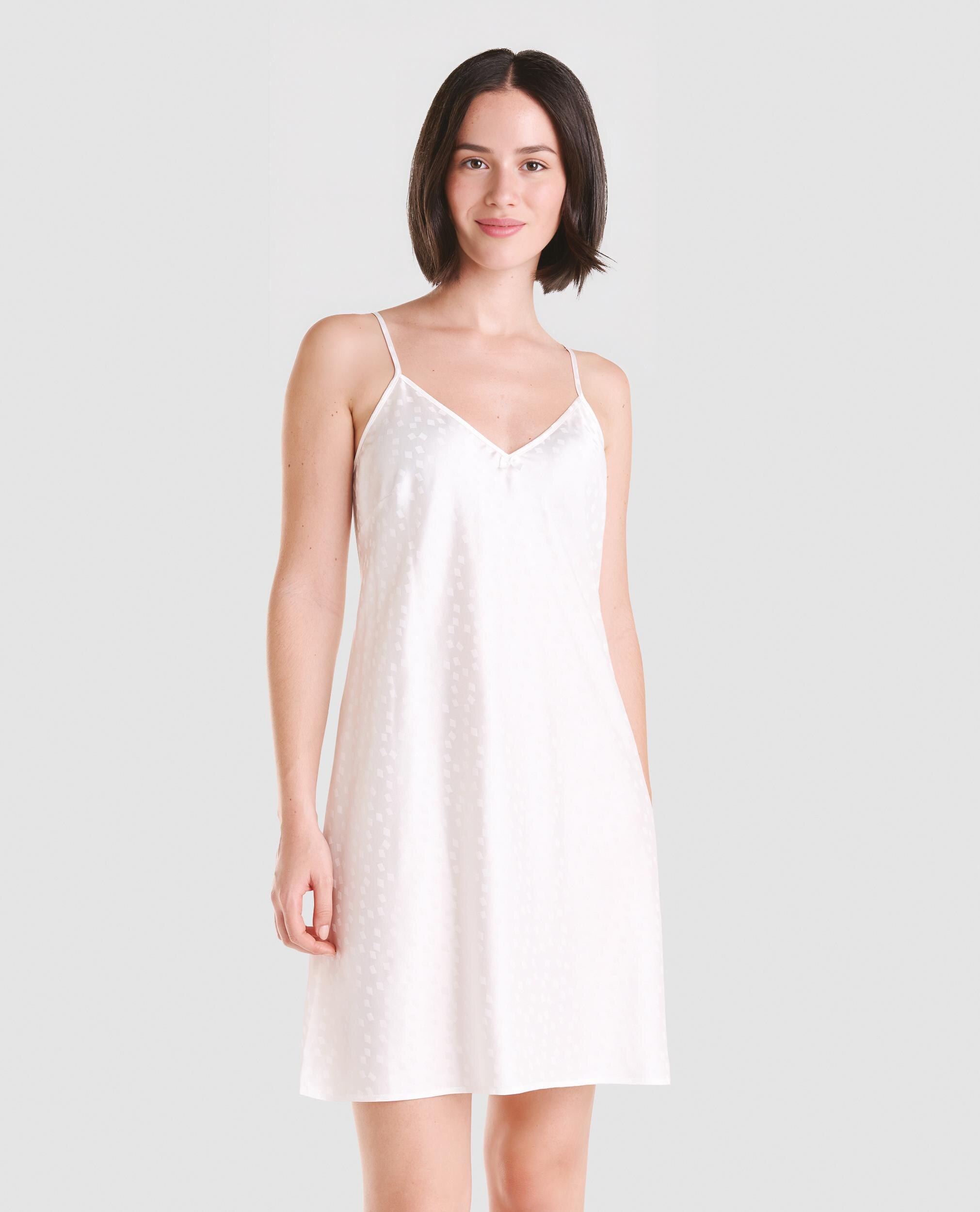 Camisón de mujer corto de tirantes