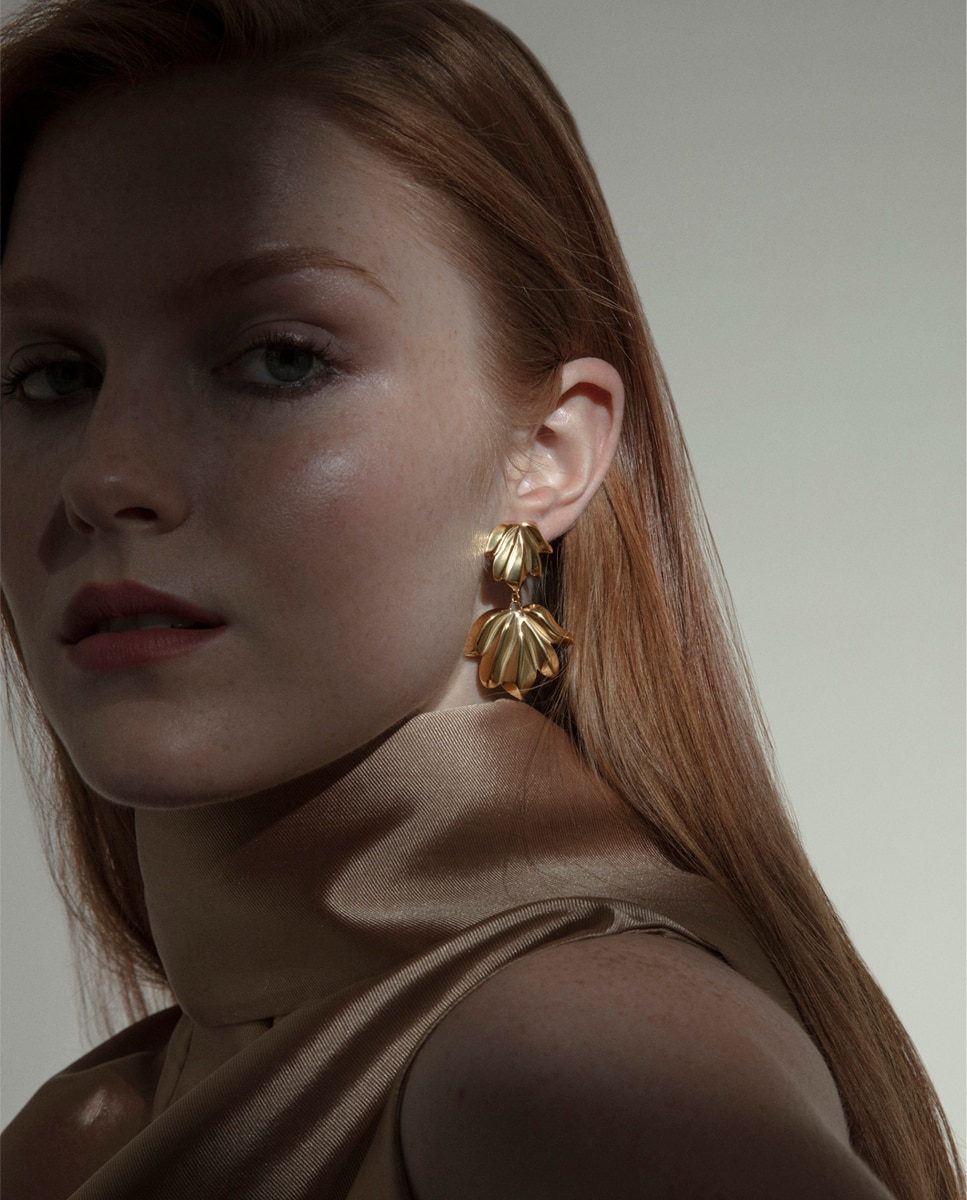 Imagen 0 de Pendientes de mujer chic de acero ip dorado con forma de hoja Dorado
