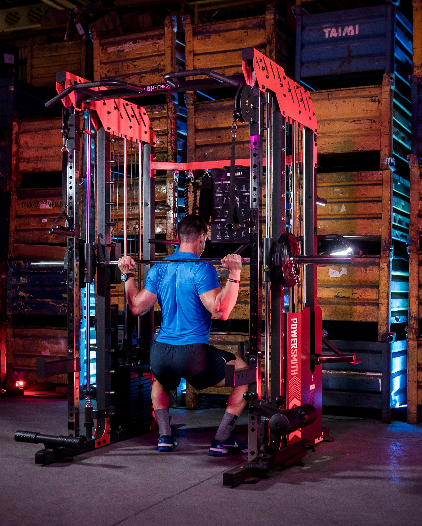 Multiestación Power Smith con placas BH Fitness 4