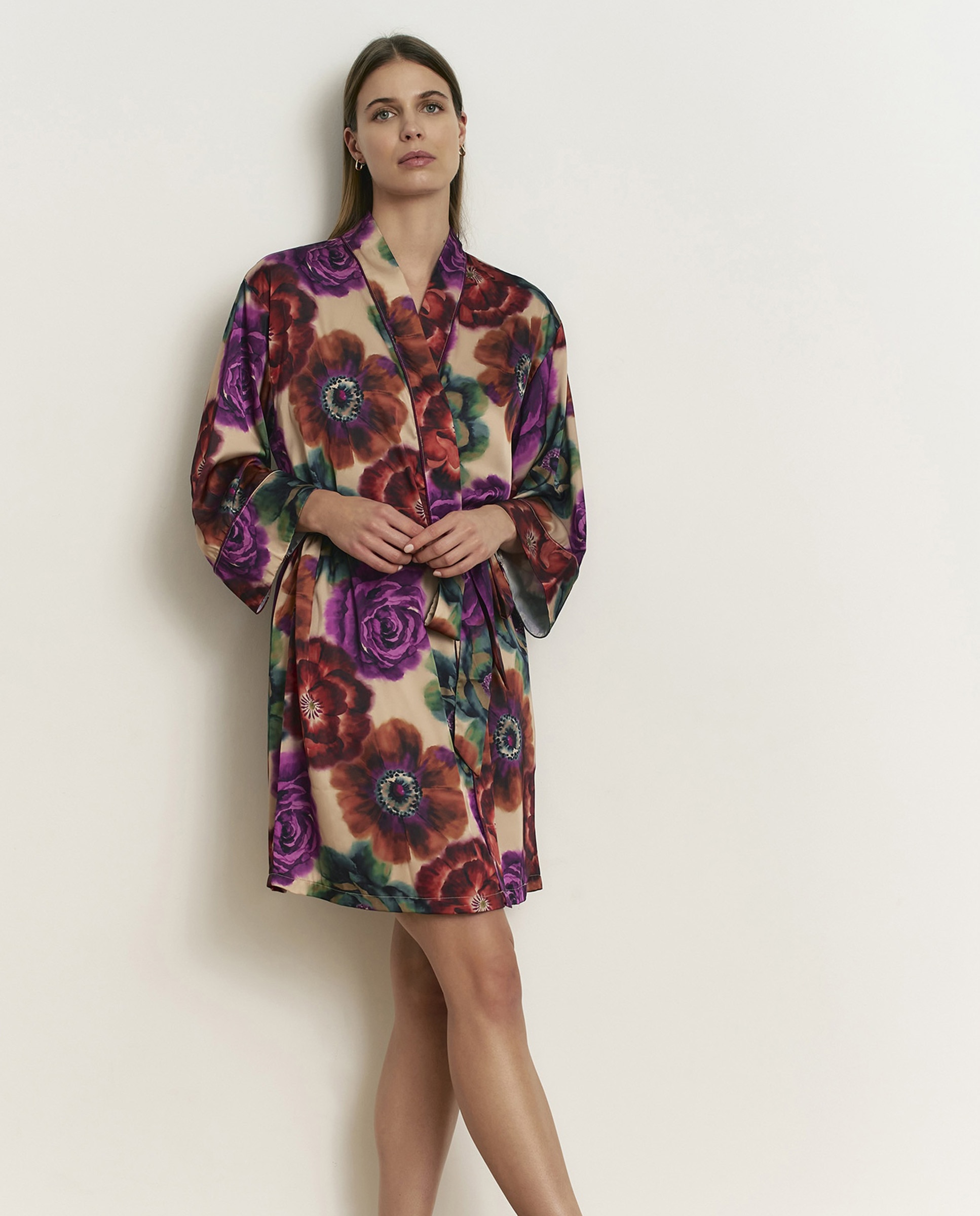 Imagen 1 de Bata de mujer con tacto suave y estampado Violeta