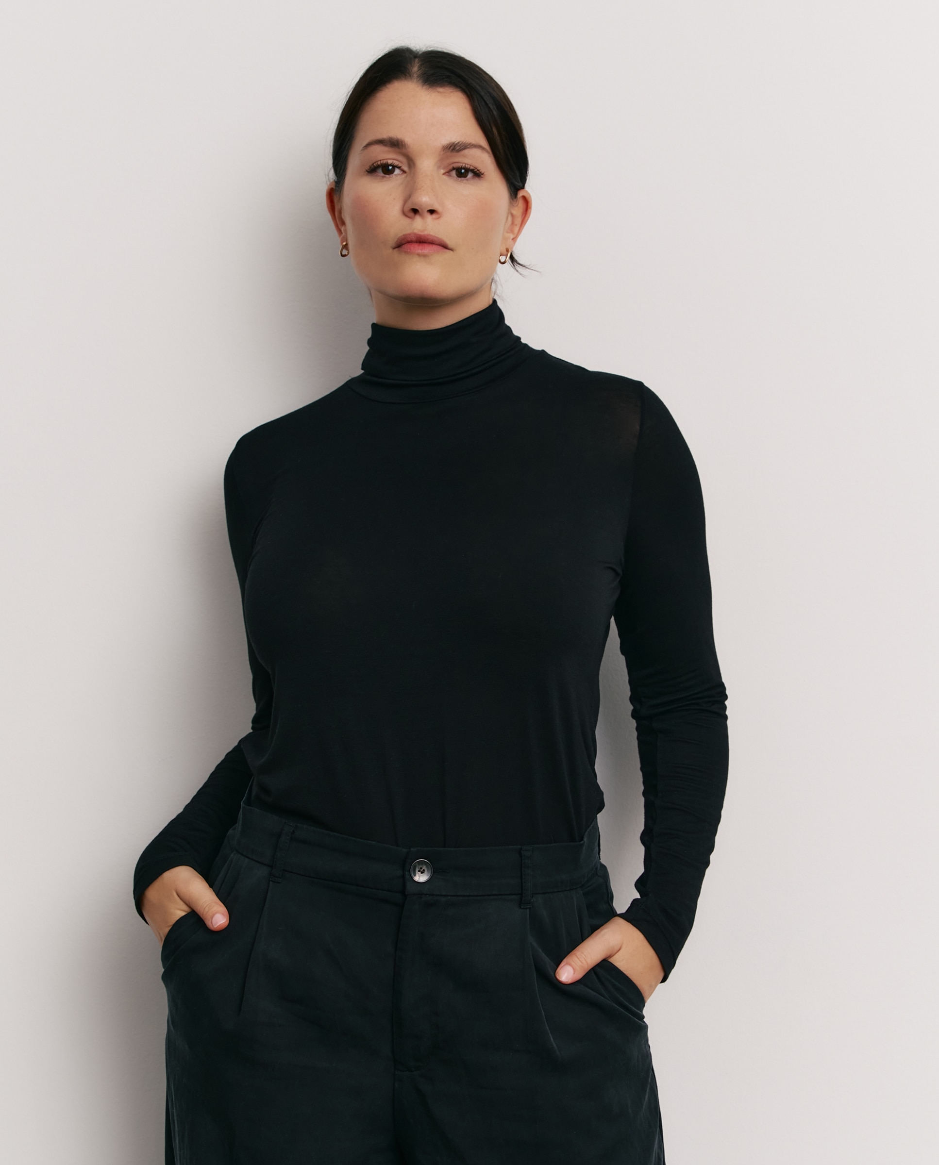 Imagen 0 de Camiseta interior básica de mujer con manga larga y modal Negro